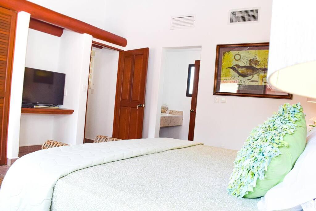 Villa Familiar en exclusivo condominio playacar view 4