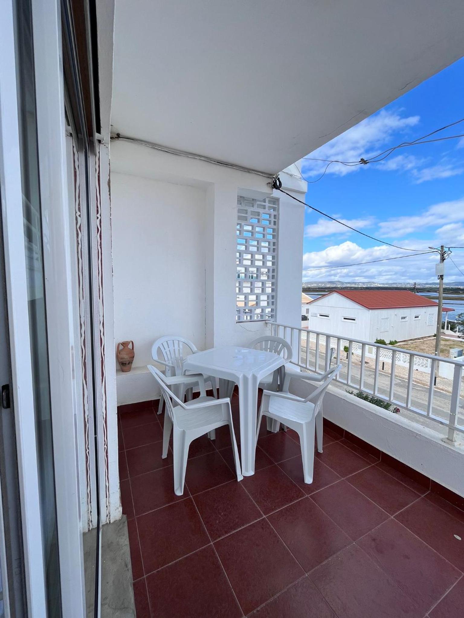 Blife Faro Beach Hostel & Rooms view 3