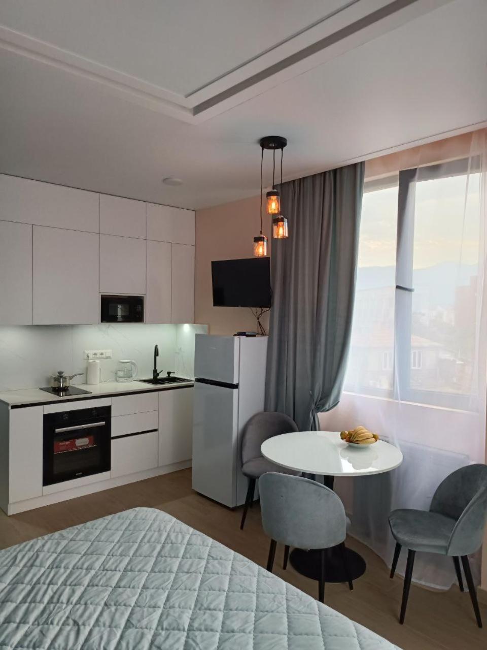 Nika en Adliye — hotel room