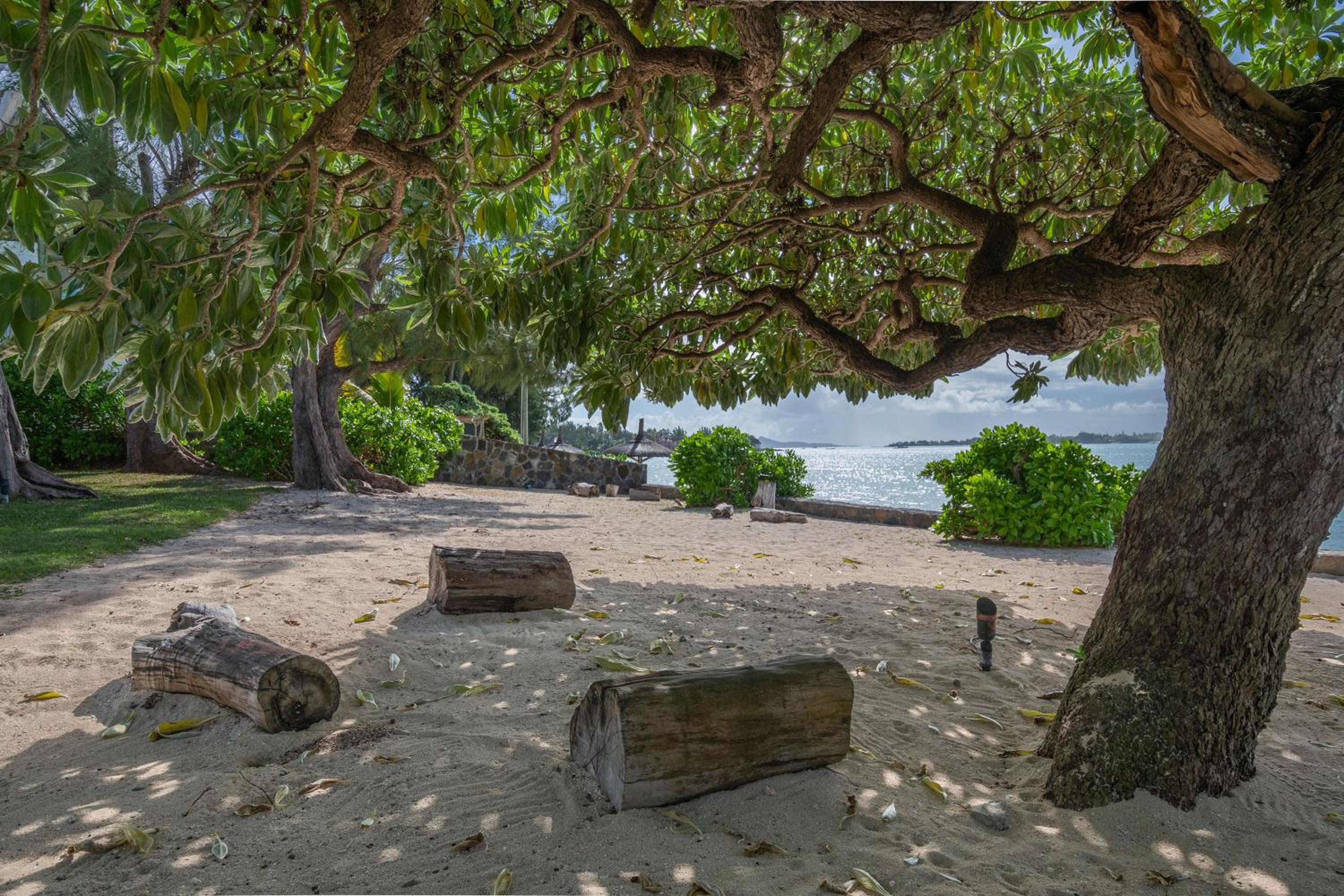 VILLA PIEDS DANS L'EAU - GRAND BAIE photo 5