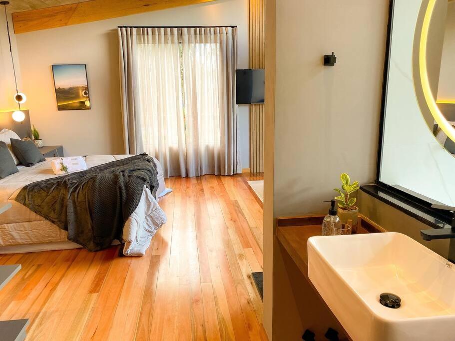 Villa Siena conforto nas alturas Casa com 2 suítes 2 banheiras de imersão vista maravilhosa a 1300m de altitude