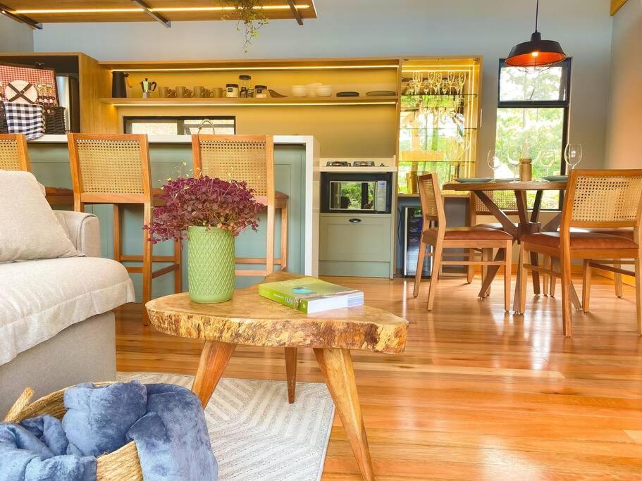 Villa Siena conforto nas alturas Casa com 2 suítes 2 banheiras de imersão vista maravilhosa a 1300m de altitude