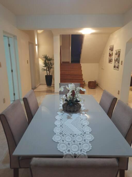 Casa em ampla e confortável em bairro nobre