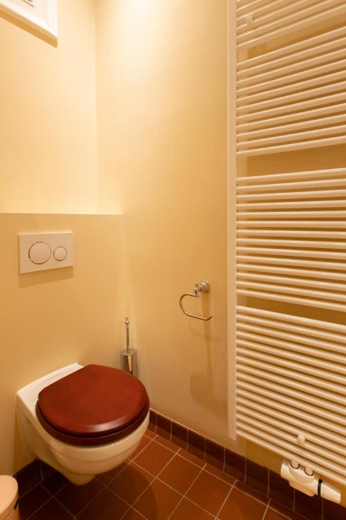 Pauline Loveling apartment with quiet garden and 2 bathrooms