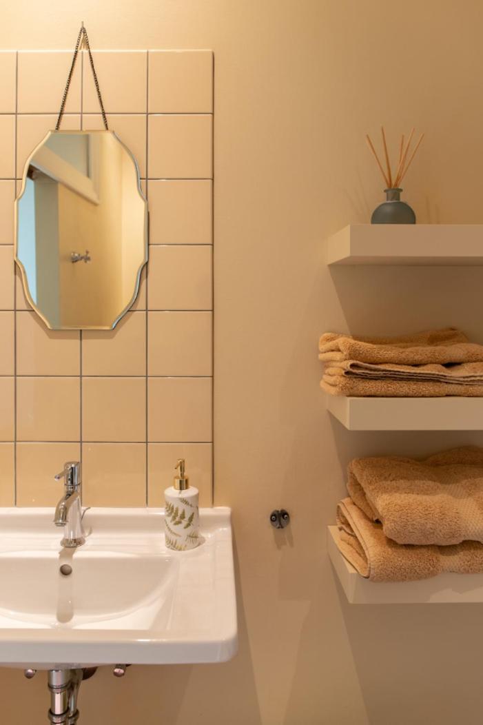 Pauline Loveling apartment with quiet garden and 2 bathrooms