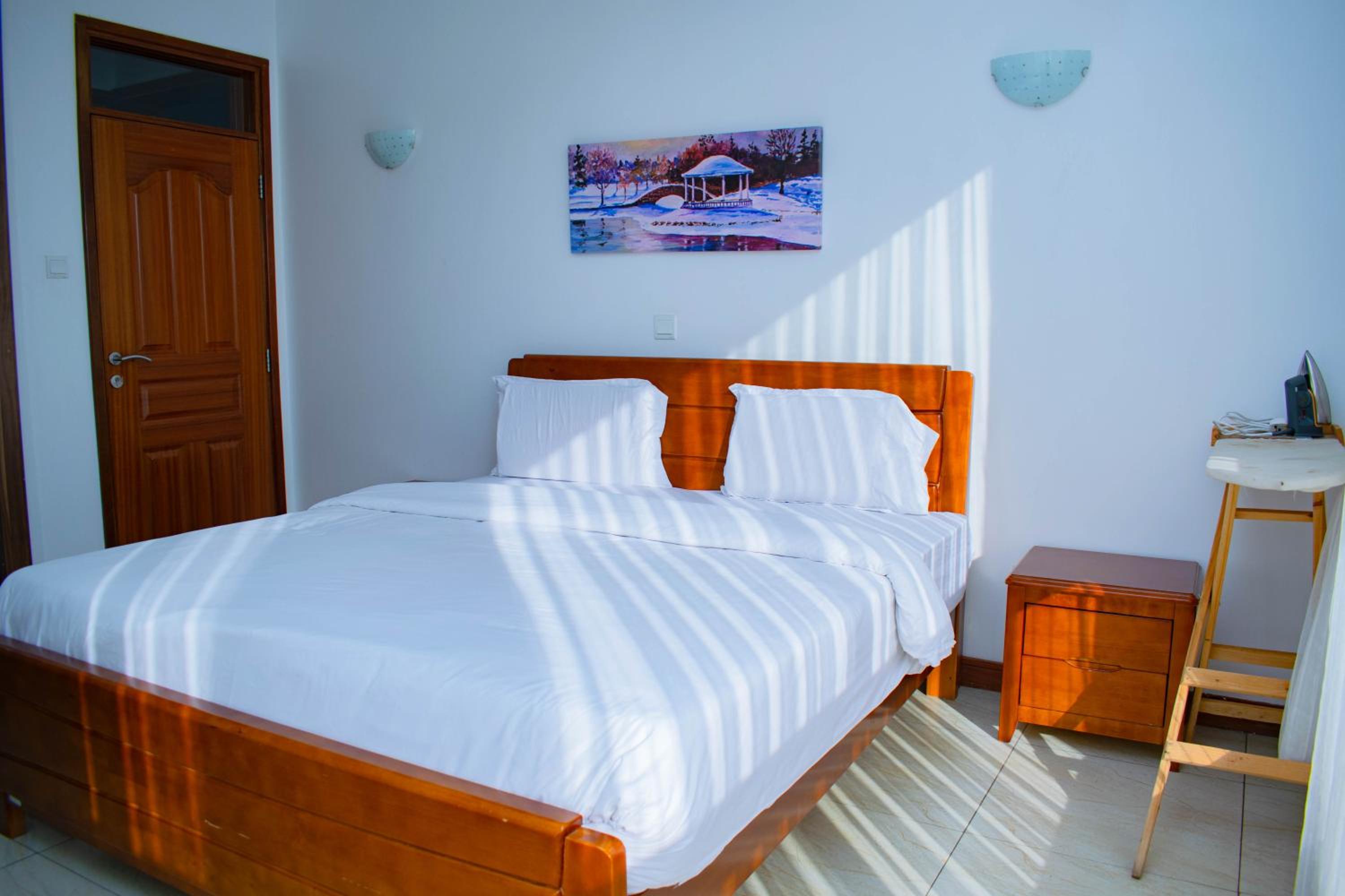meltonia luxury suites