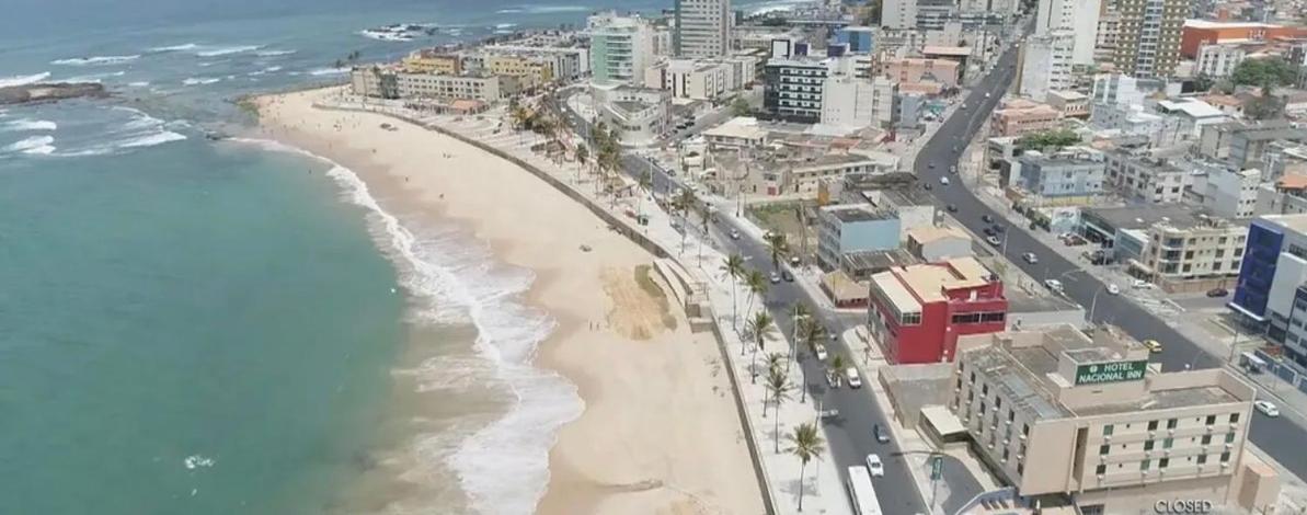 SMART PITUBA - Refúgio com Praia e comércio à porta