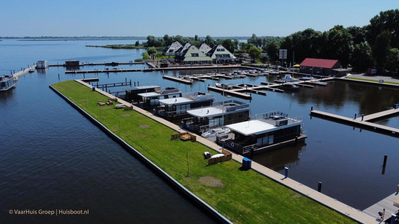 Vakantiewoonboot De Waterparel