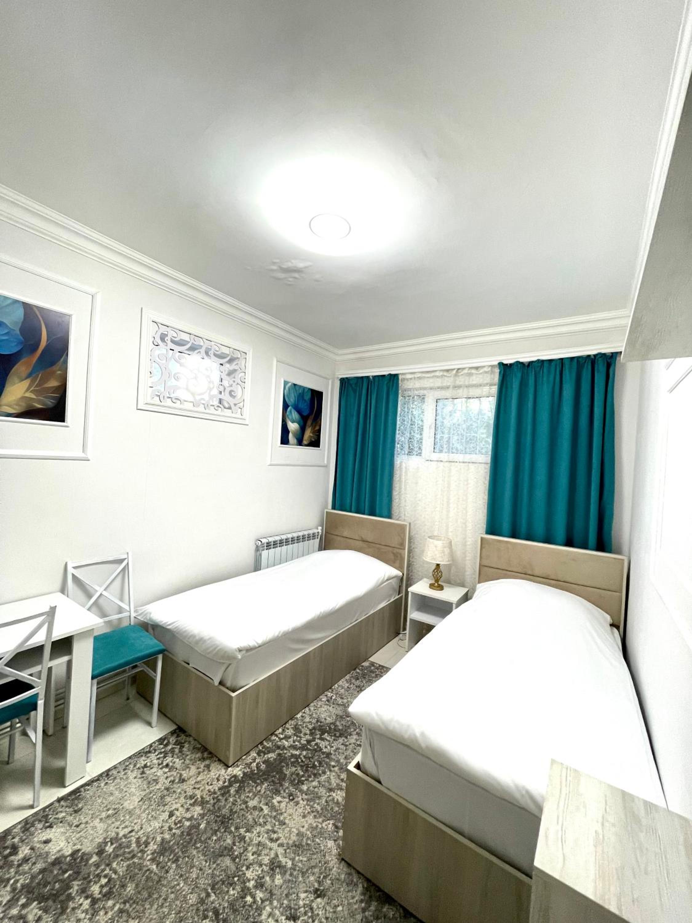 Santorini Hotel & Hostel