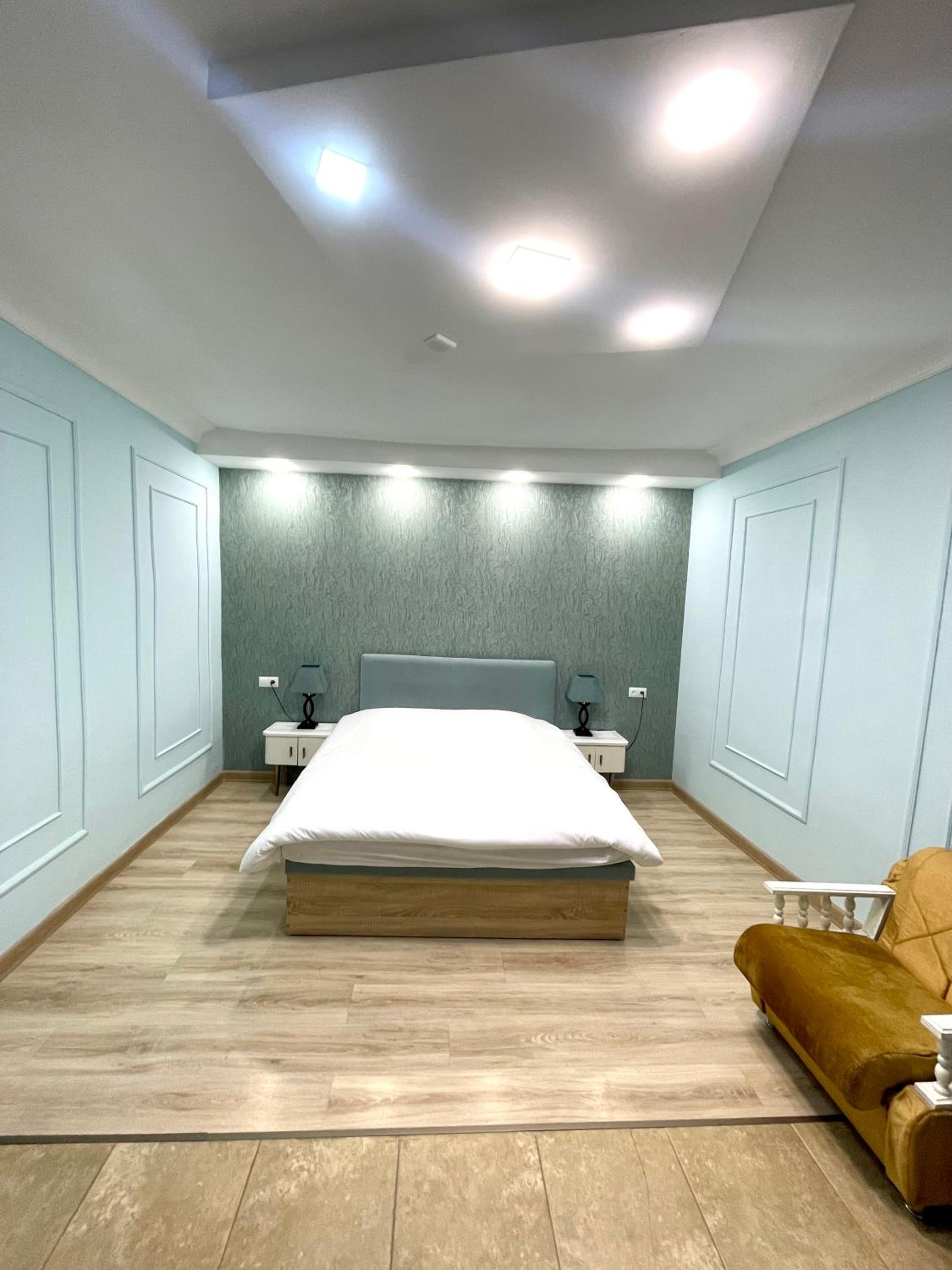 Santorini Hotel & Hostel