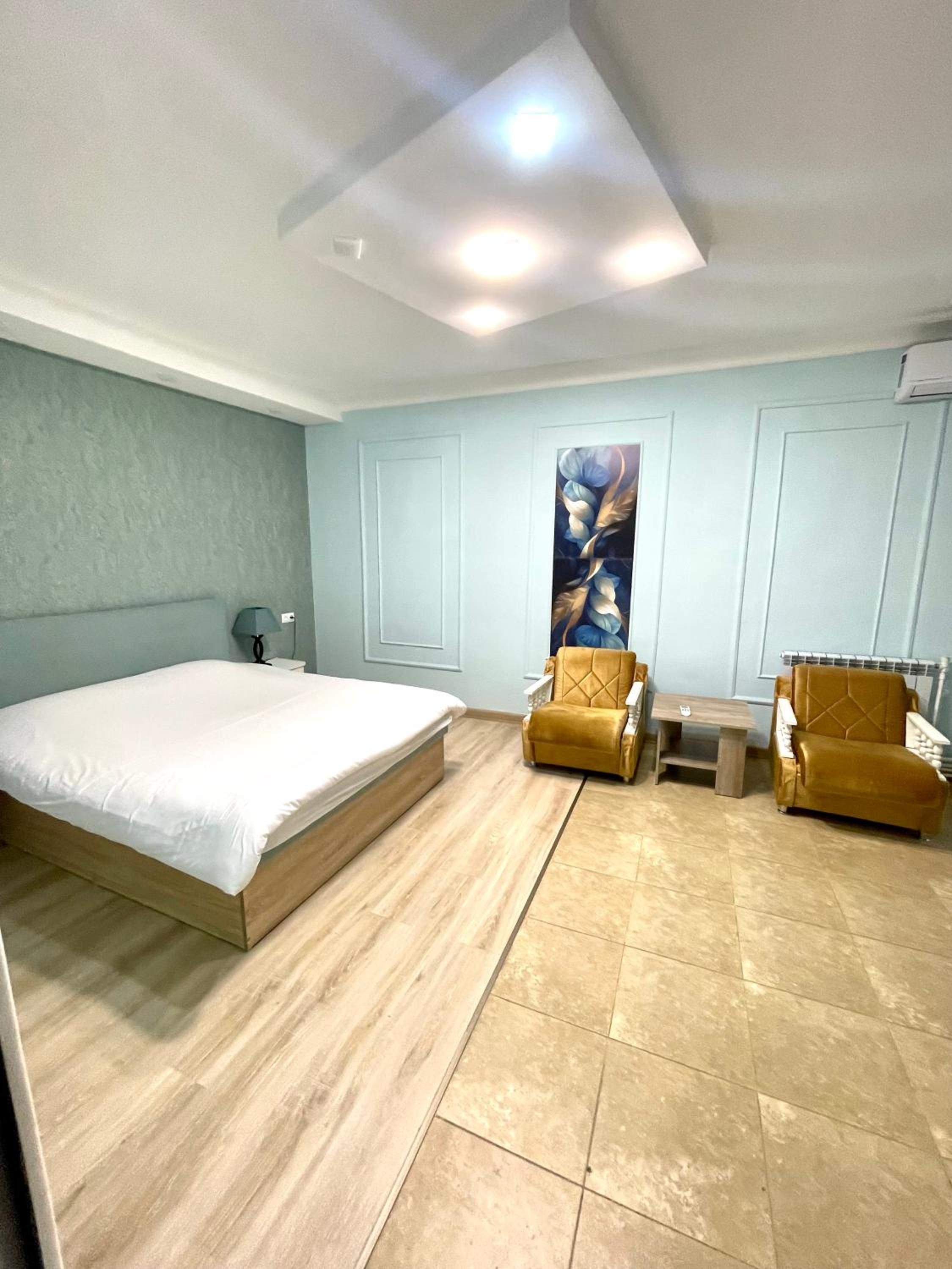 Santorini Hotel & Hostel