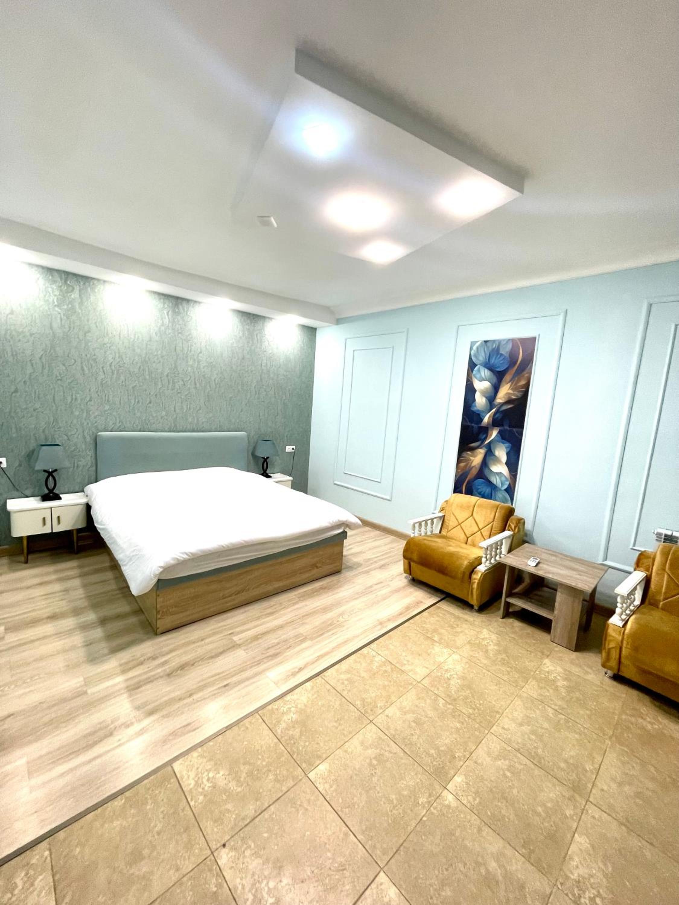Santorini Hotel & Hostel