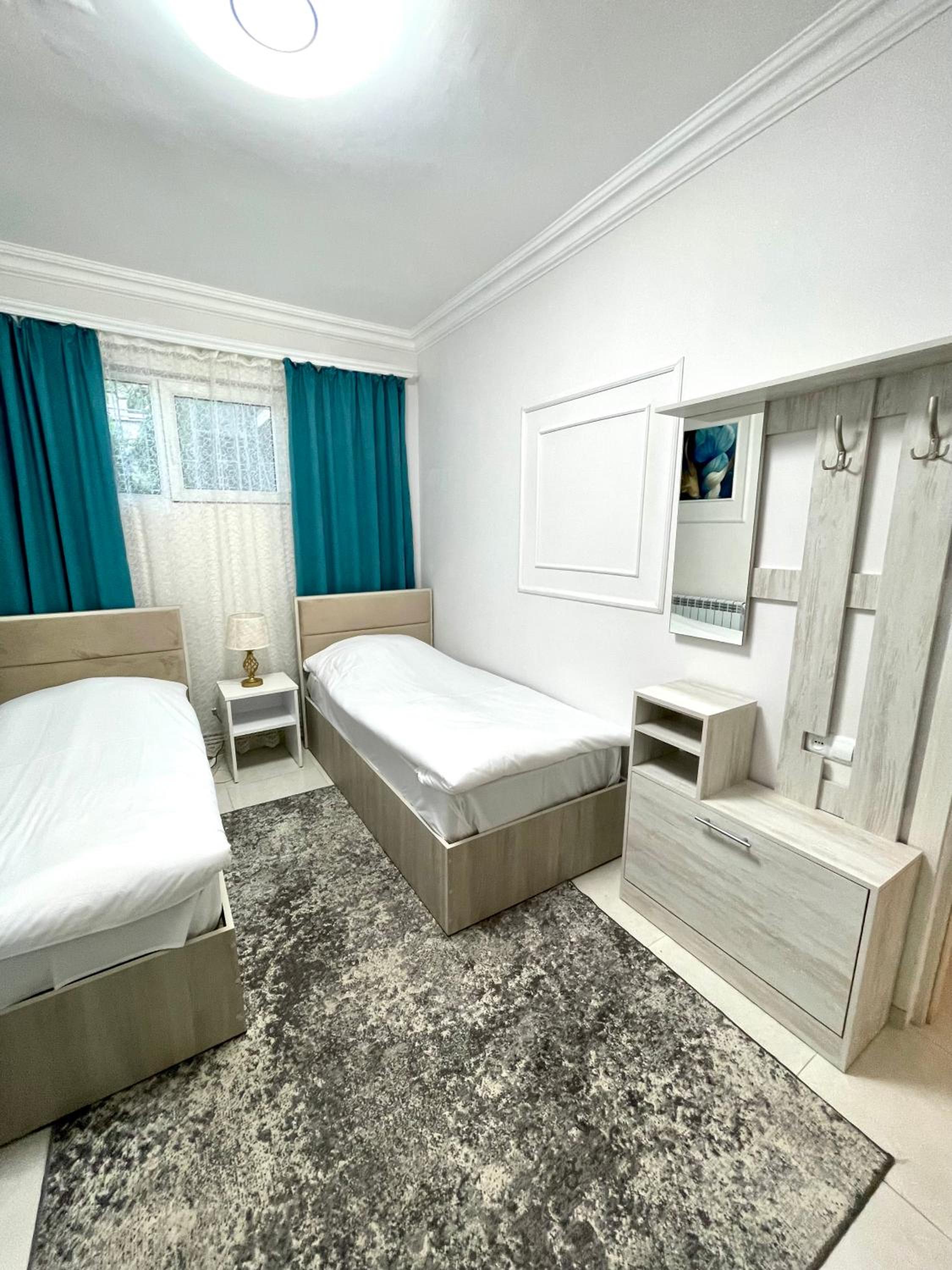 Santorini Hotel & Hostel