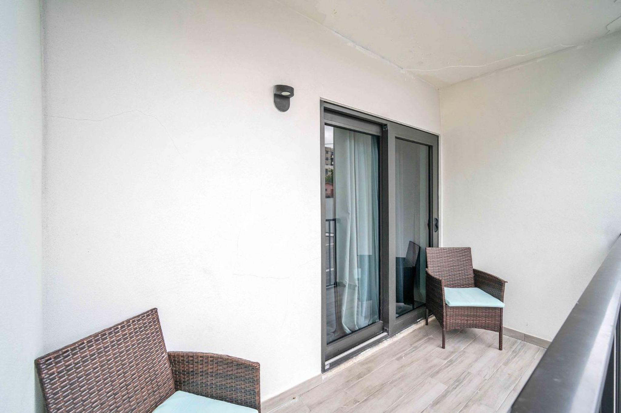 West Brickell APT #1 Free Parking-Family Friendly