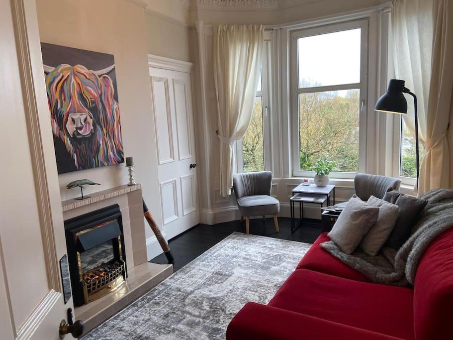 Beautiful traditional top floor flat in the center of Largs view 2