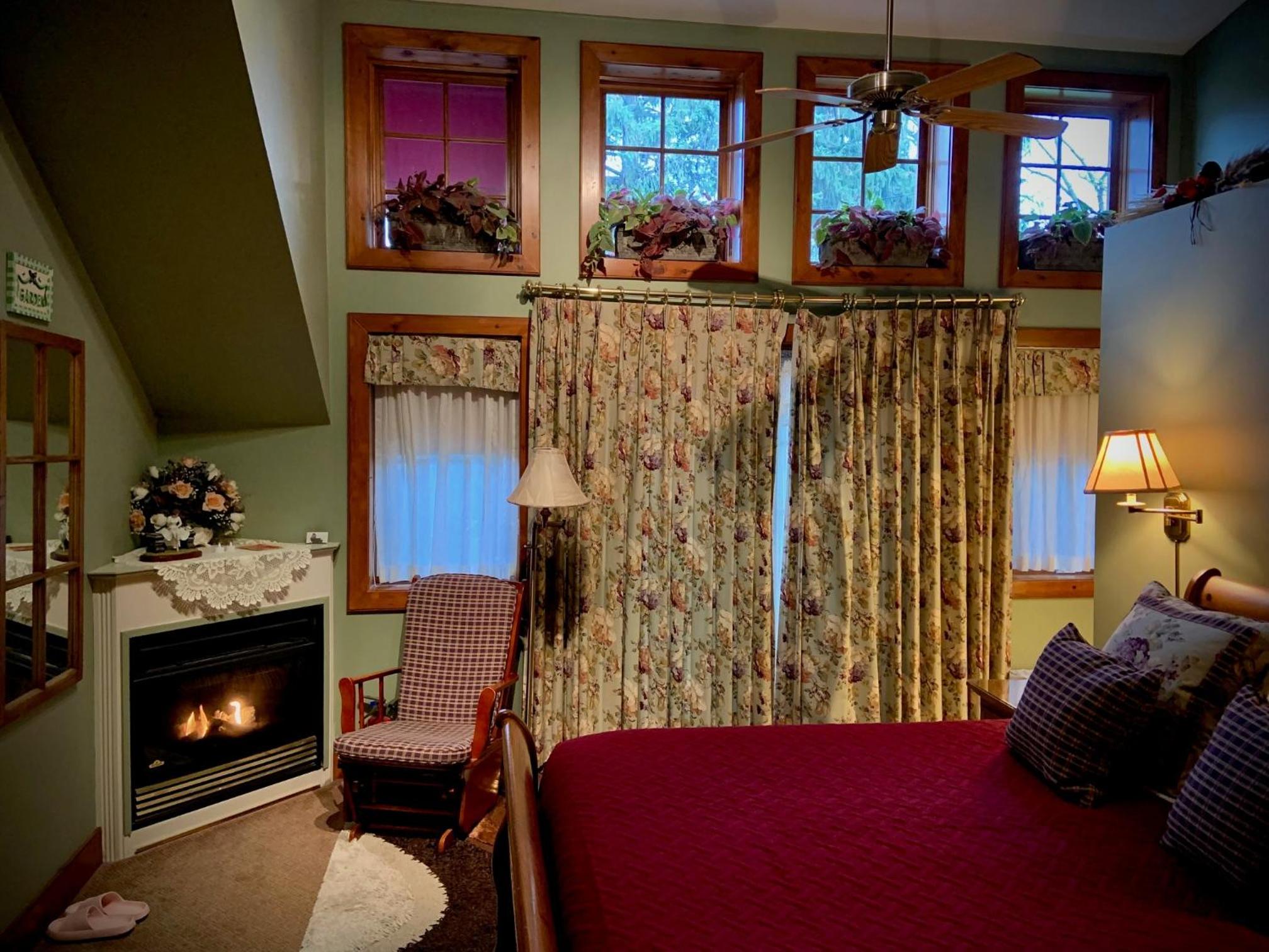 WeatherPine Inn