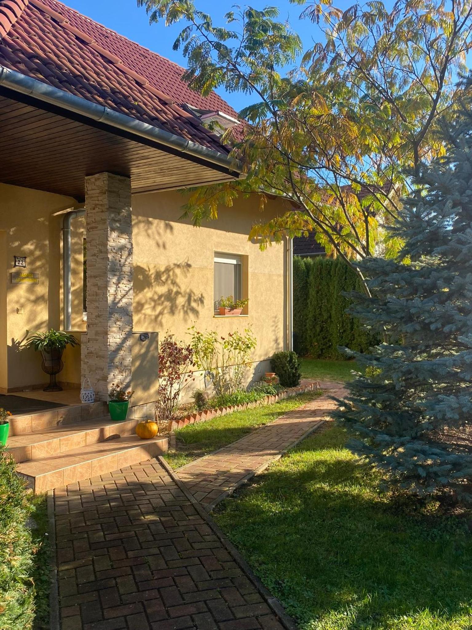 Photo 96