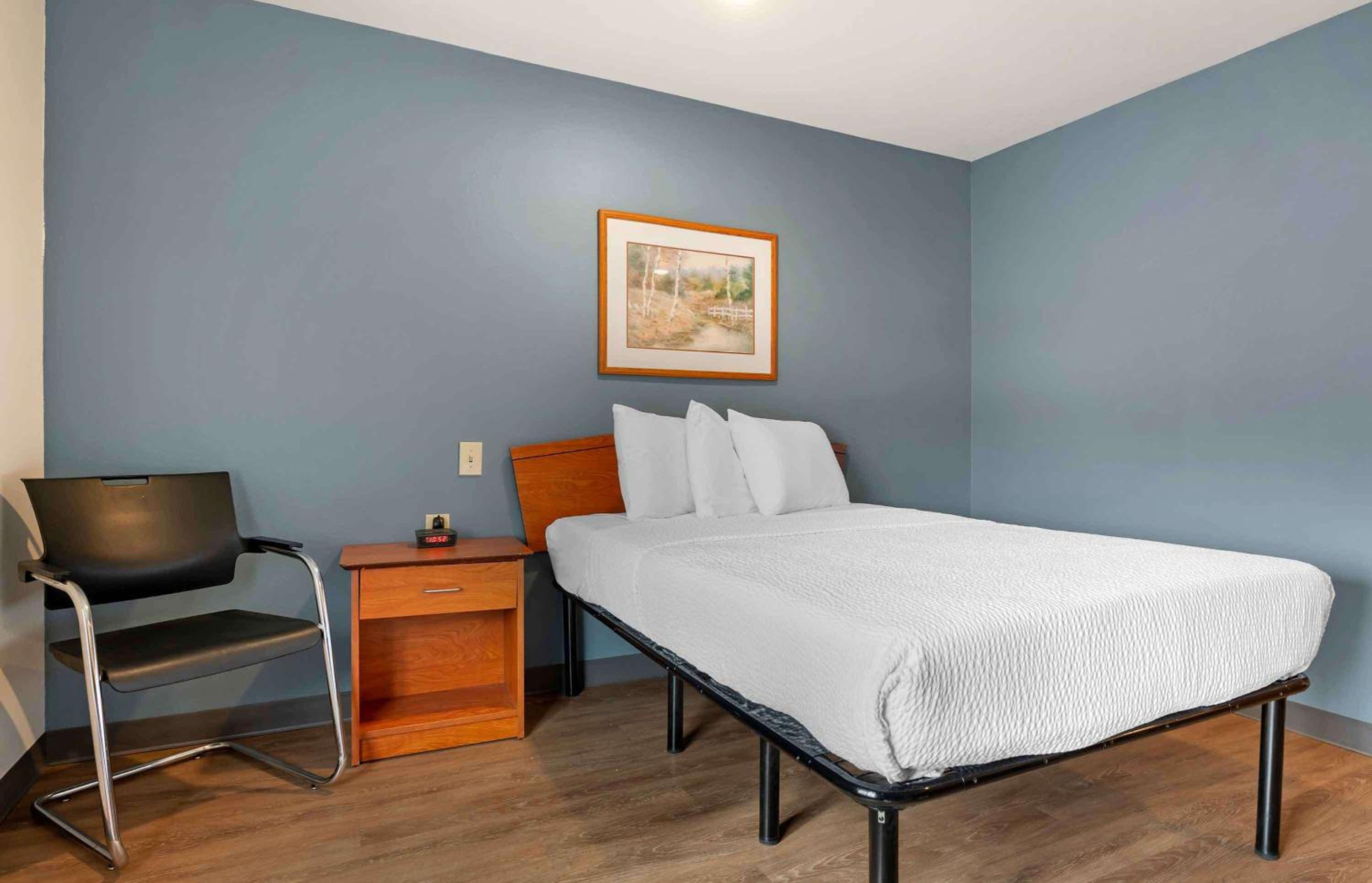 Studio 6 Extended Stay Cincinnati Sharonville OH