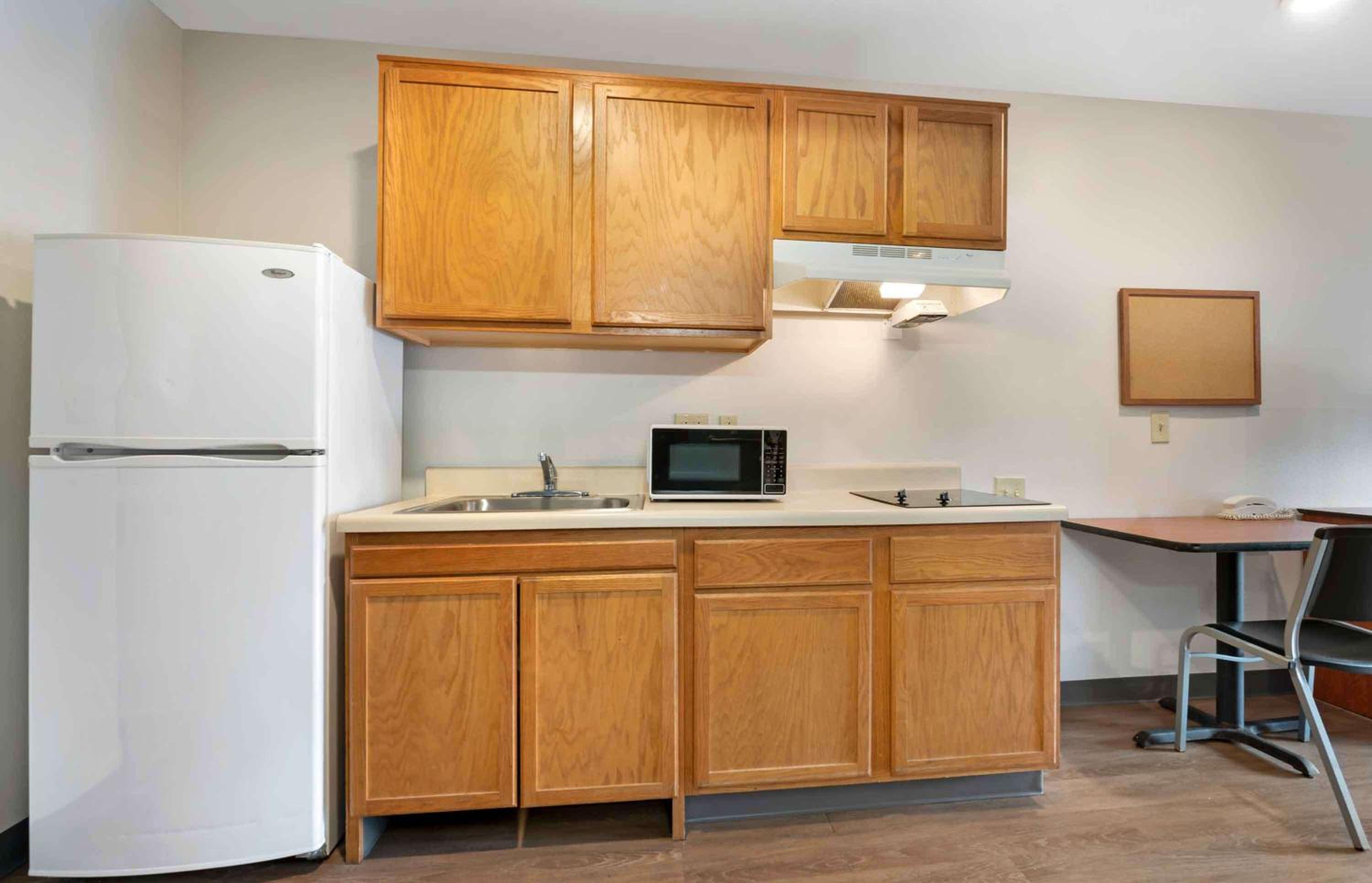 Studio 6 Extended Stay Cincinnati Sharonville OH