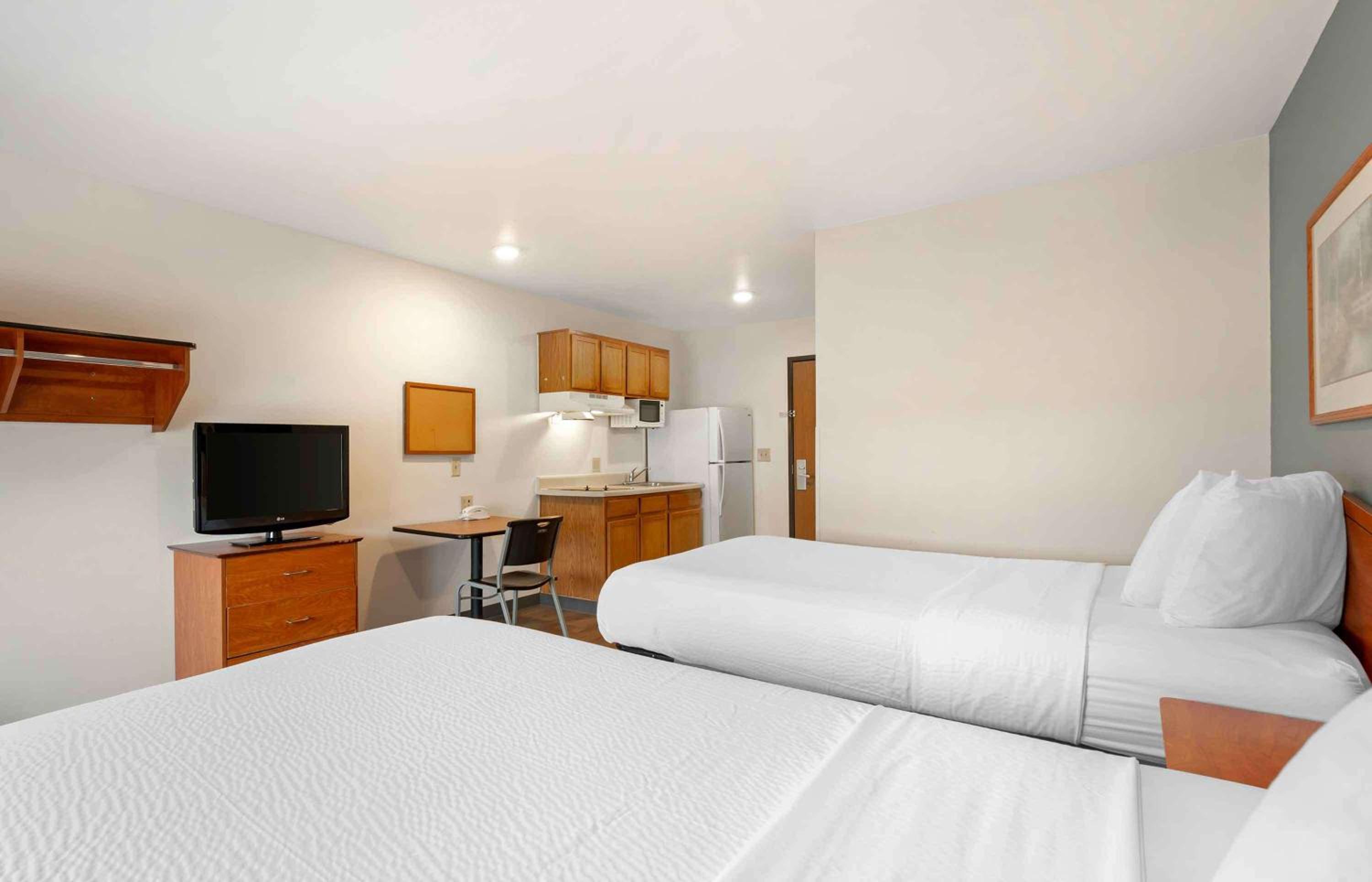 Studio 6 Extended Stay Cincinnati Sharonville OH