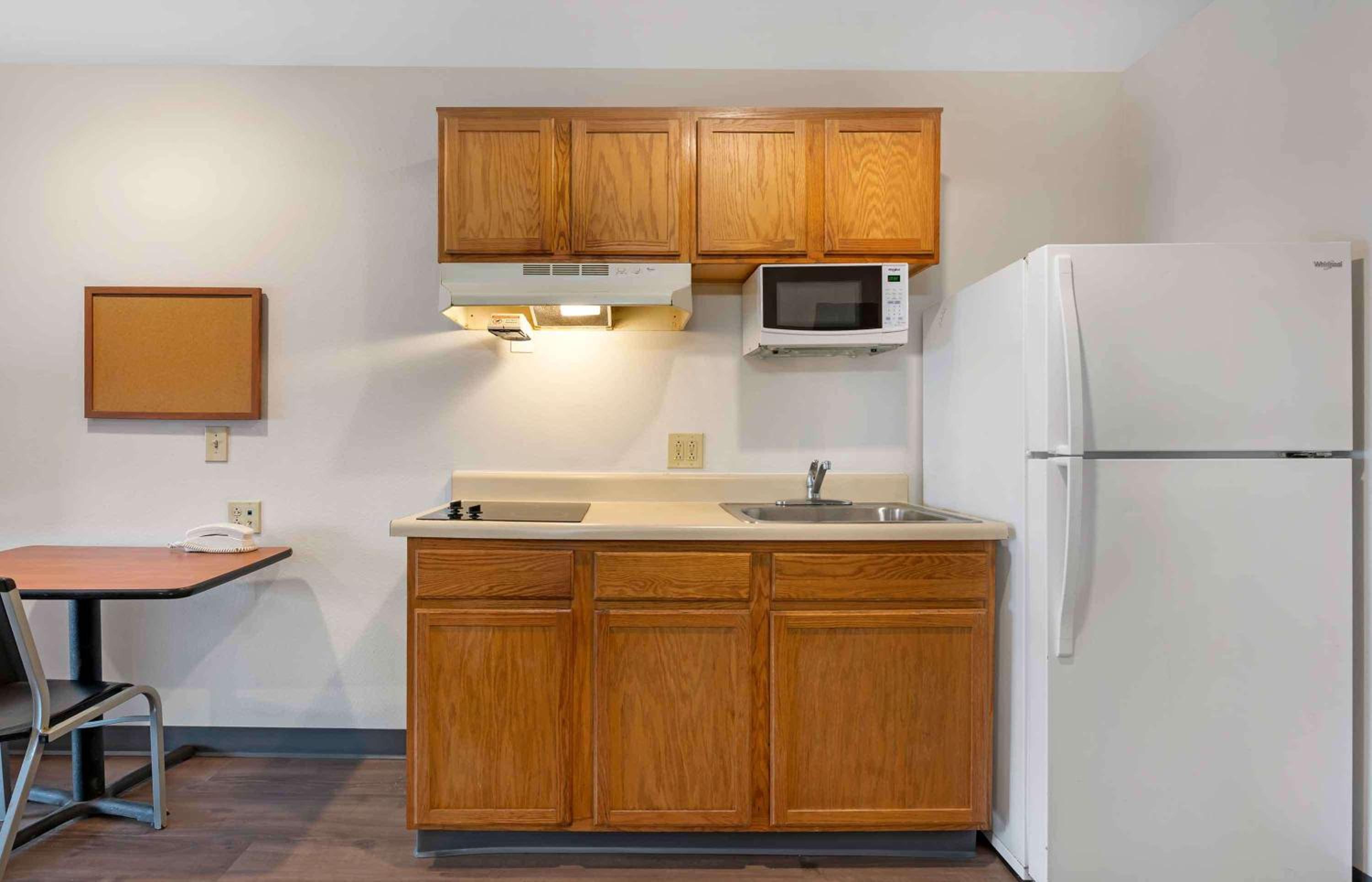 Studio 6 Extended Stay Cincinnati Sharonville OH