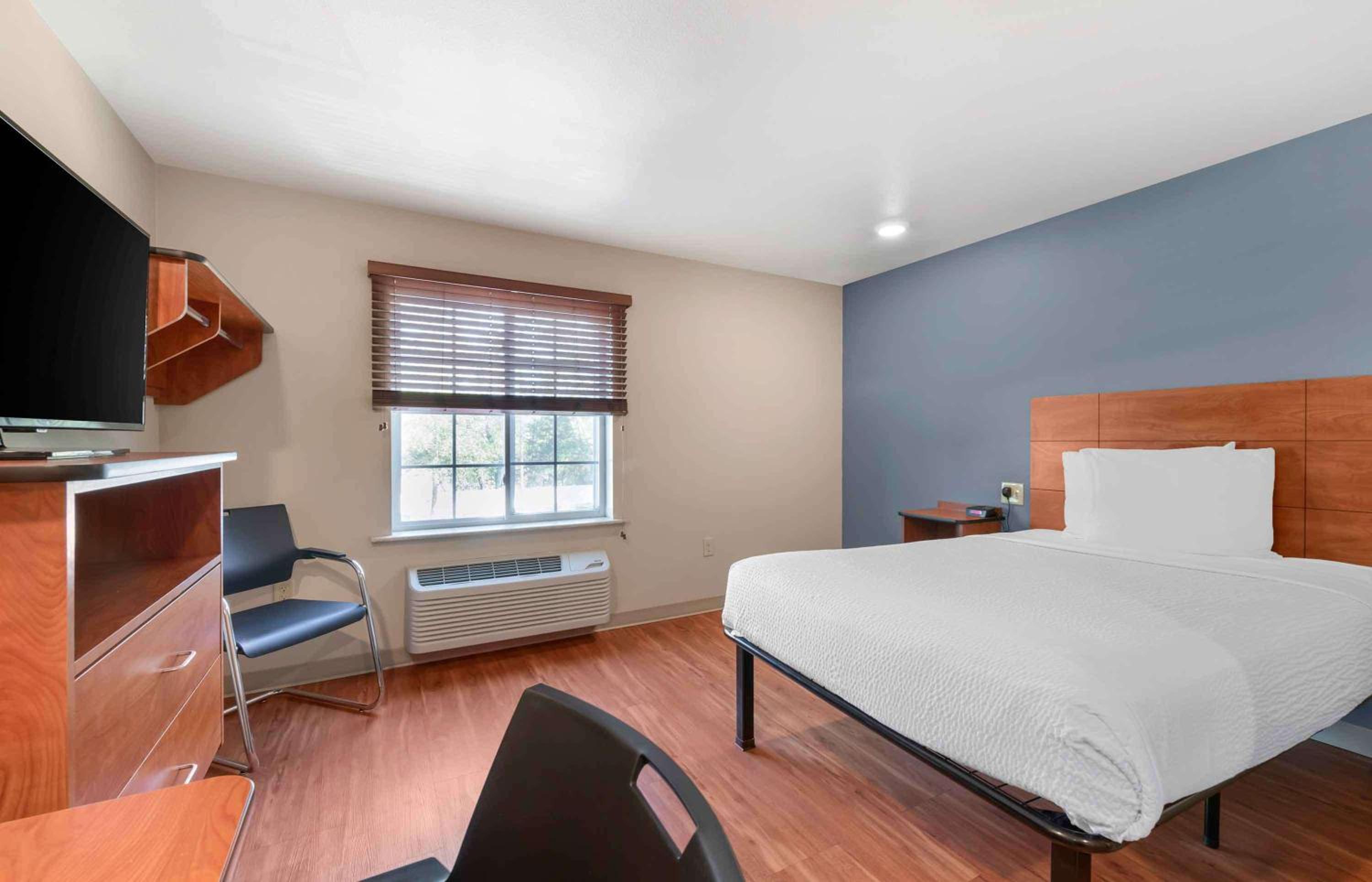 Studio 6 Extended Stay Cincinnati Sharonville OH