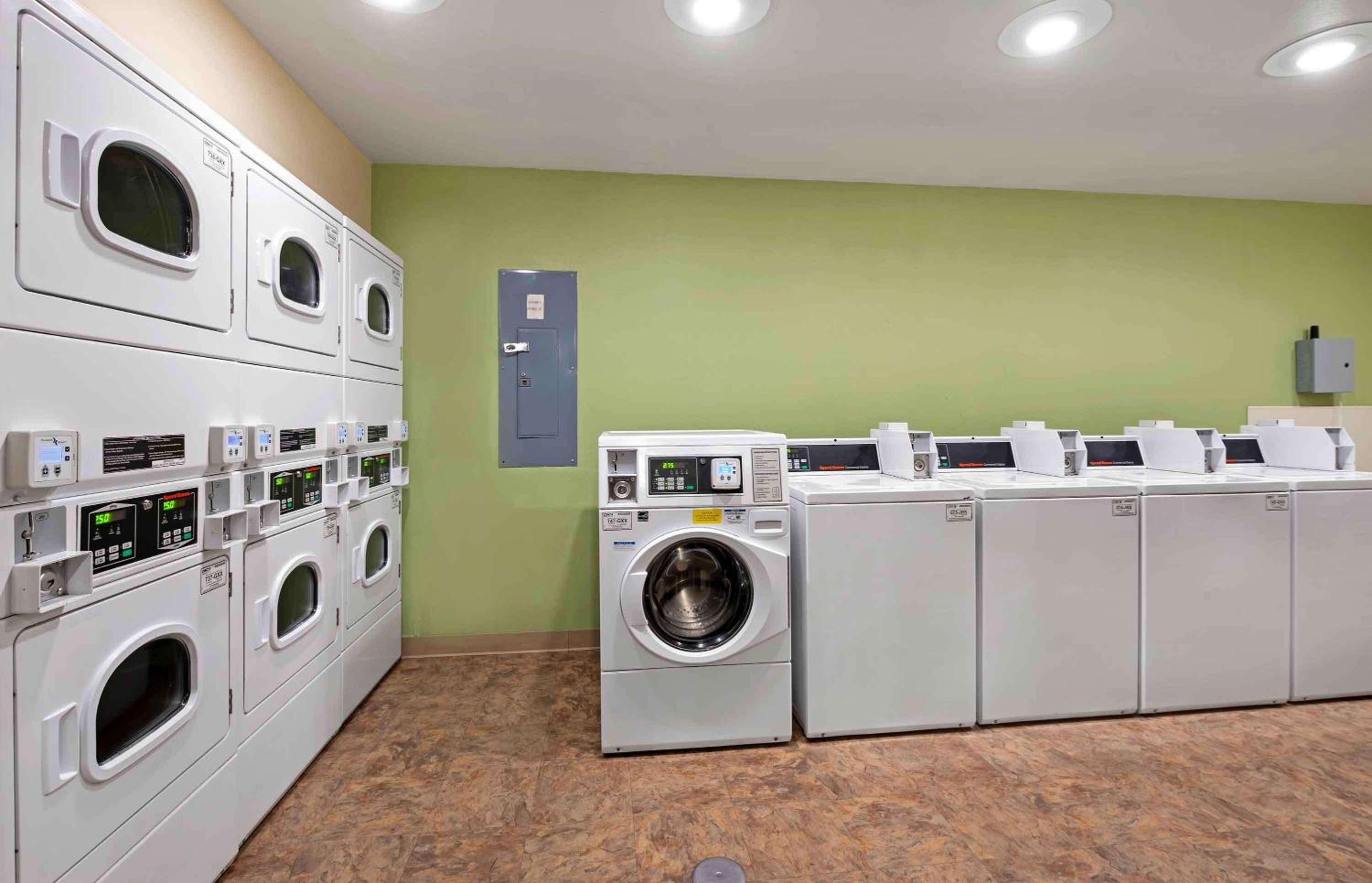 Studio 6 Extended Stay Cincinnati Sharonville OH