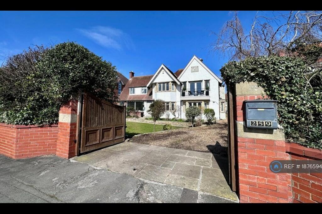 Lytham St Annes Vacations - White House - Property Image 23