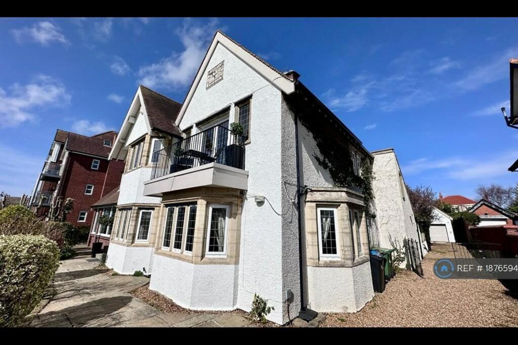 Lytham St Annes Vacations - White House - Property Image 17