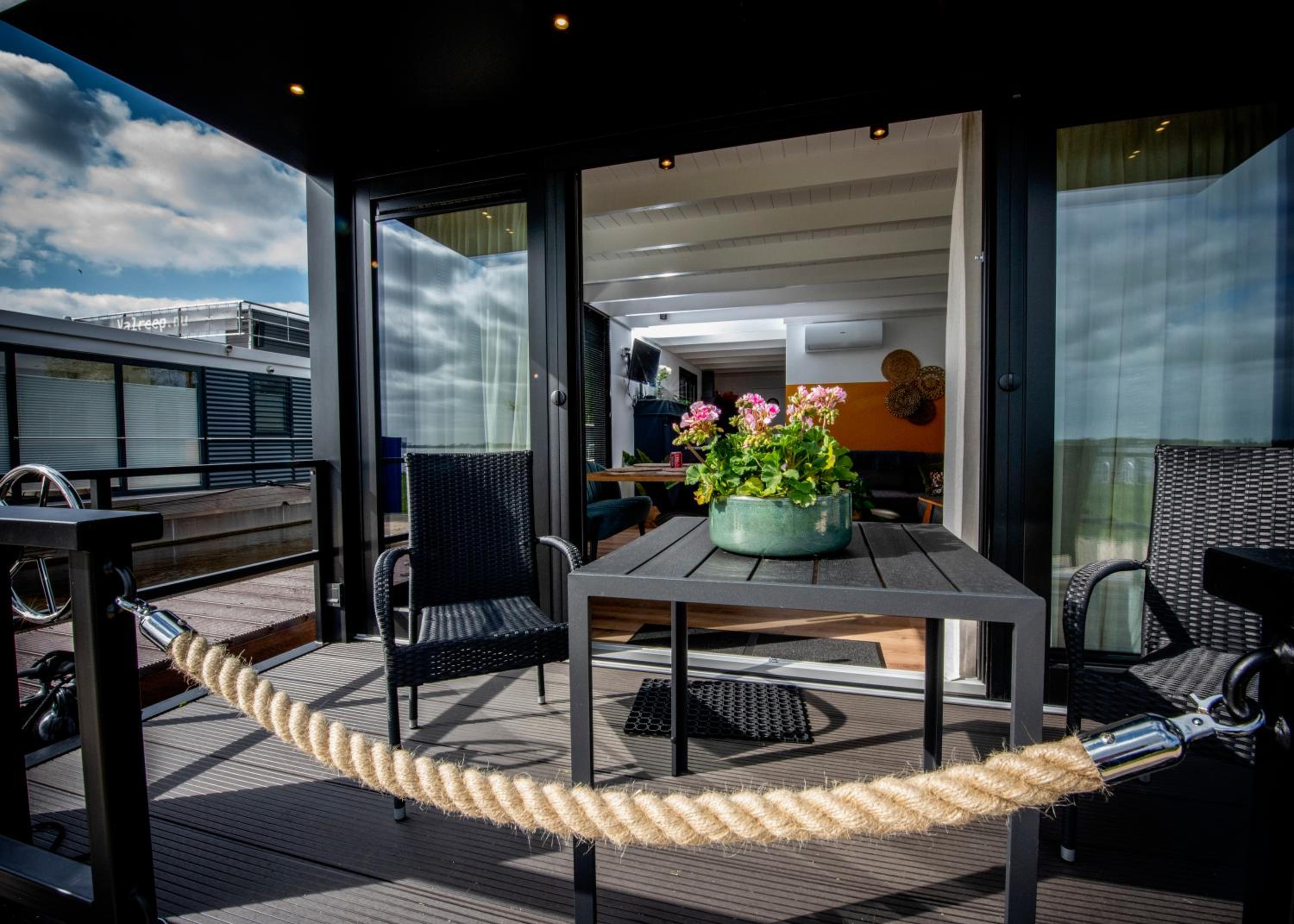Vakantiewoonboot De Waterparel