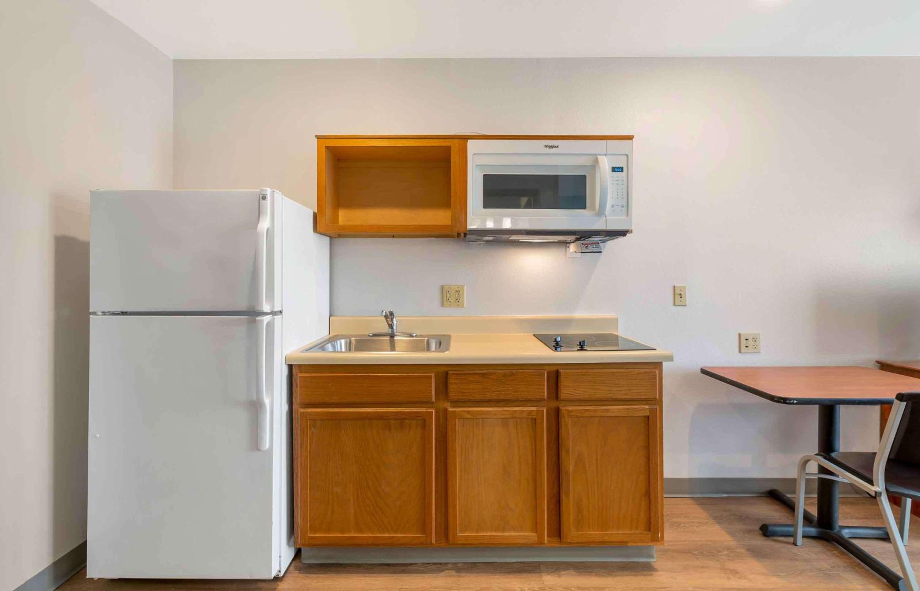 Extended Stay America Select Suites - Cleveland - Avon