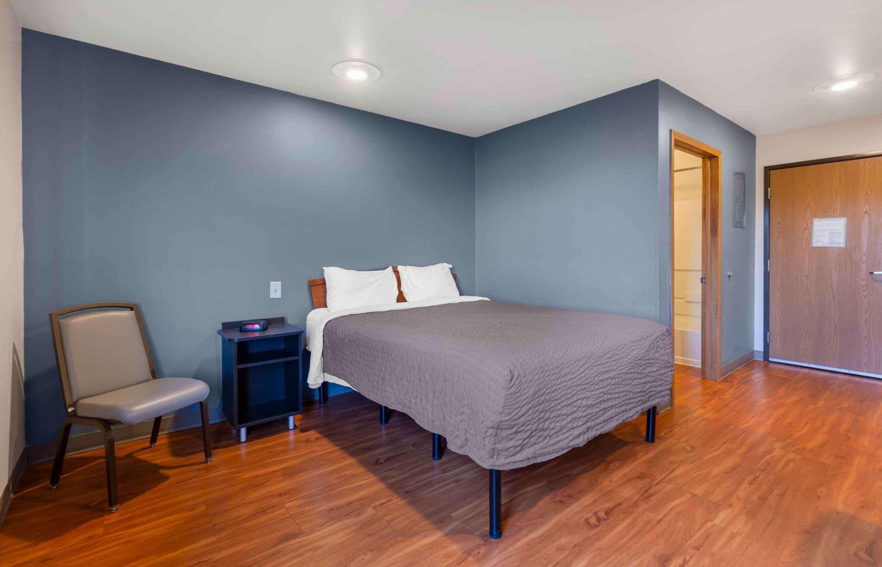 Fayetteville Vacations - Extended Stay America Select Suites - Fayetteville - Fort Bragg - Property Image 38