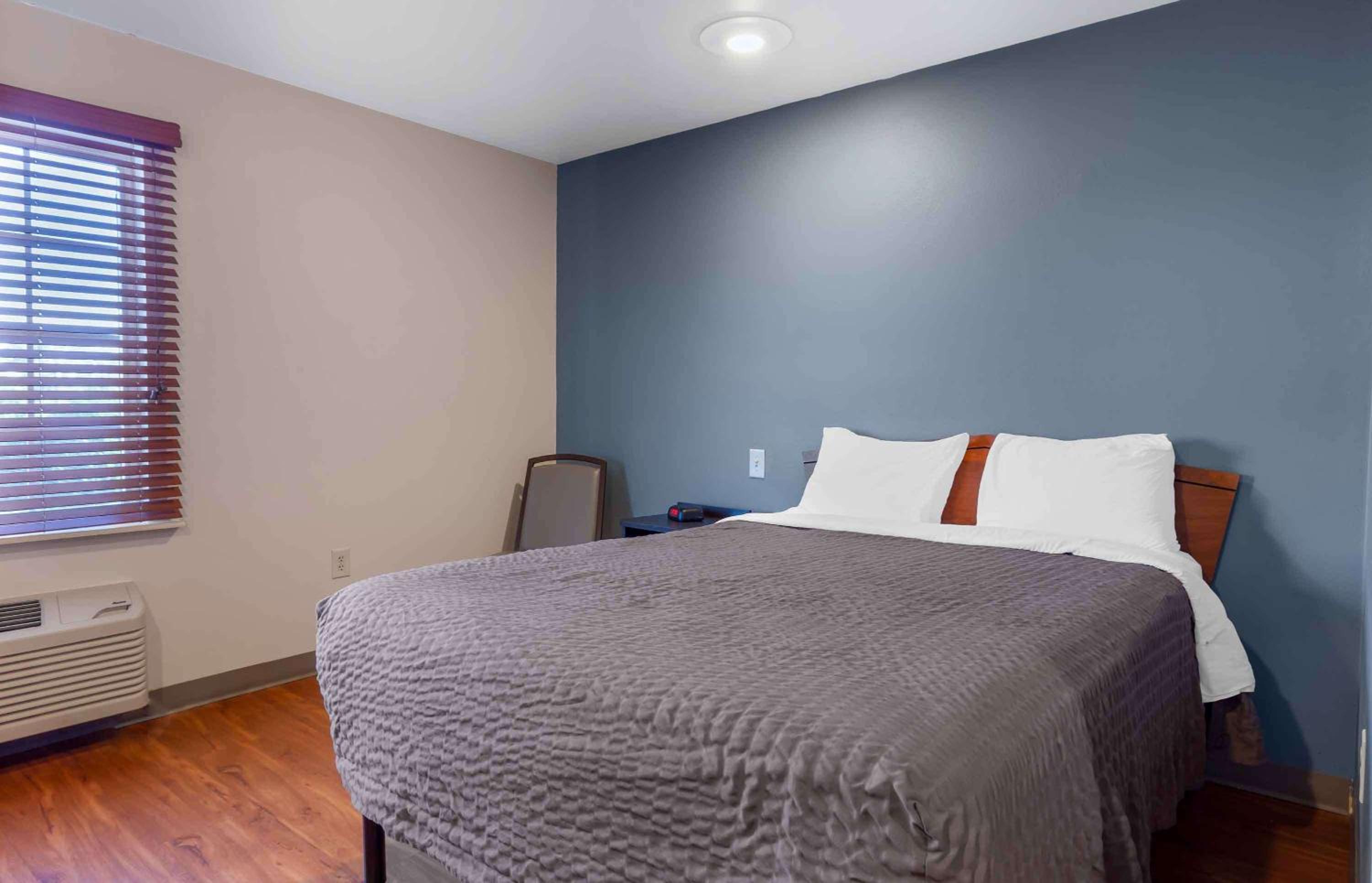 Fayetteville Vacations - Extended Stay America Select Suites - Fayetteville - Fort Bragg - Property Image 39