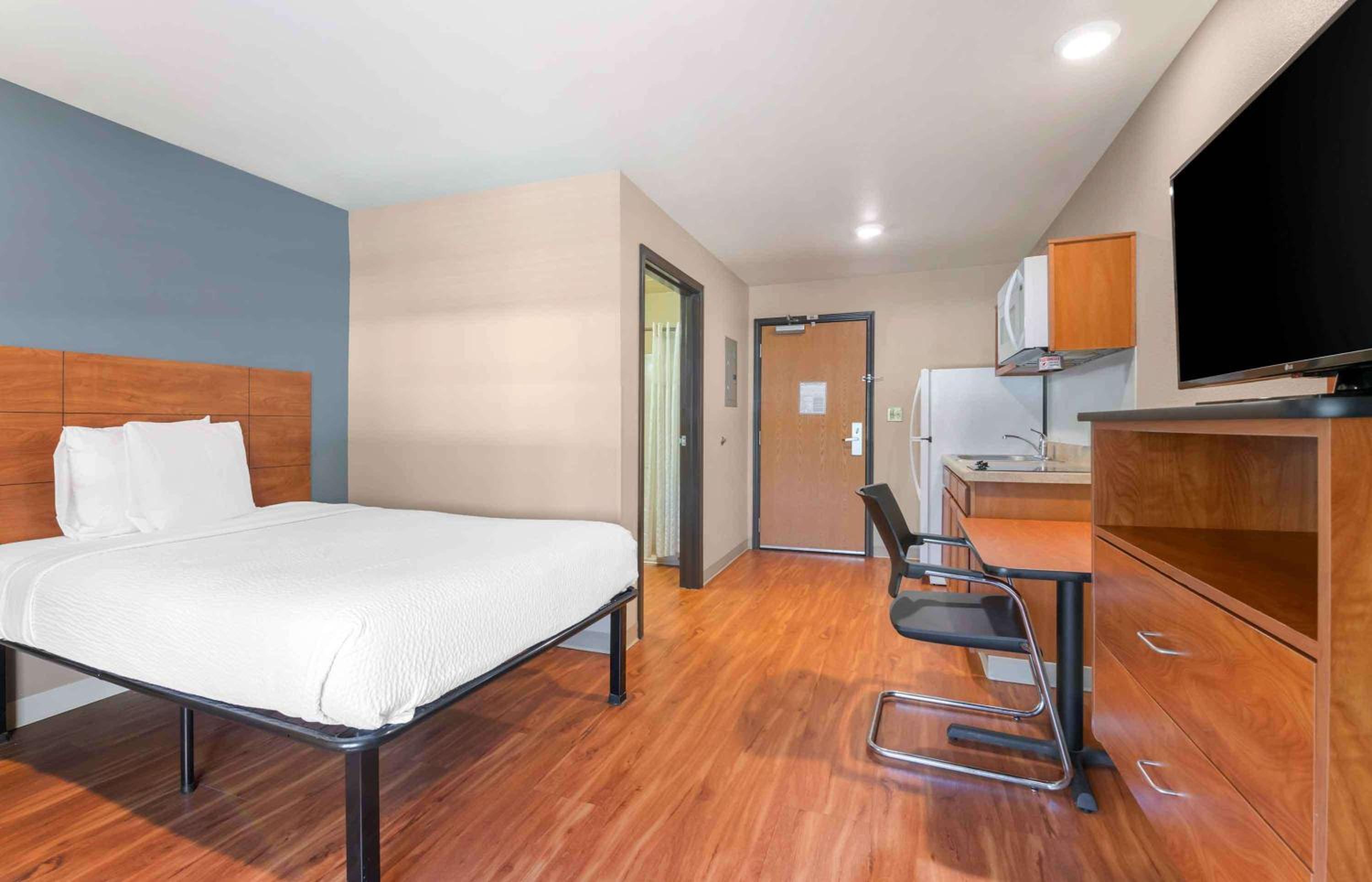 Fayetteville Vacations - Extended Stay America Select Suites - Fayetteville - Fort Bragg - Property Image 43