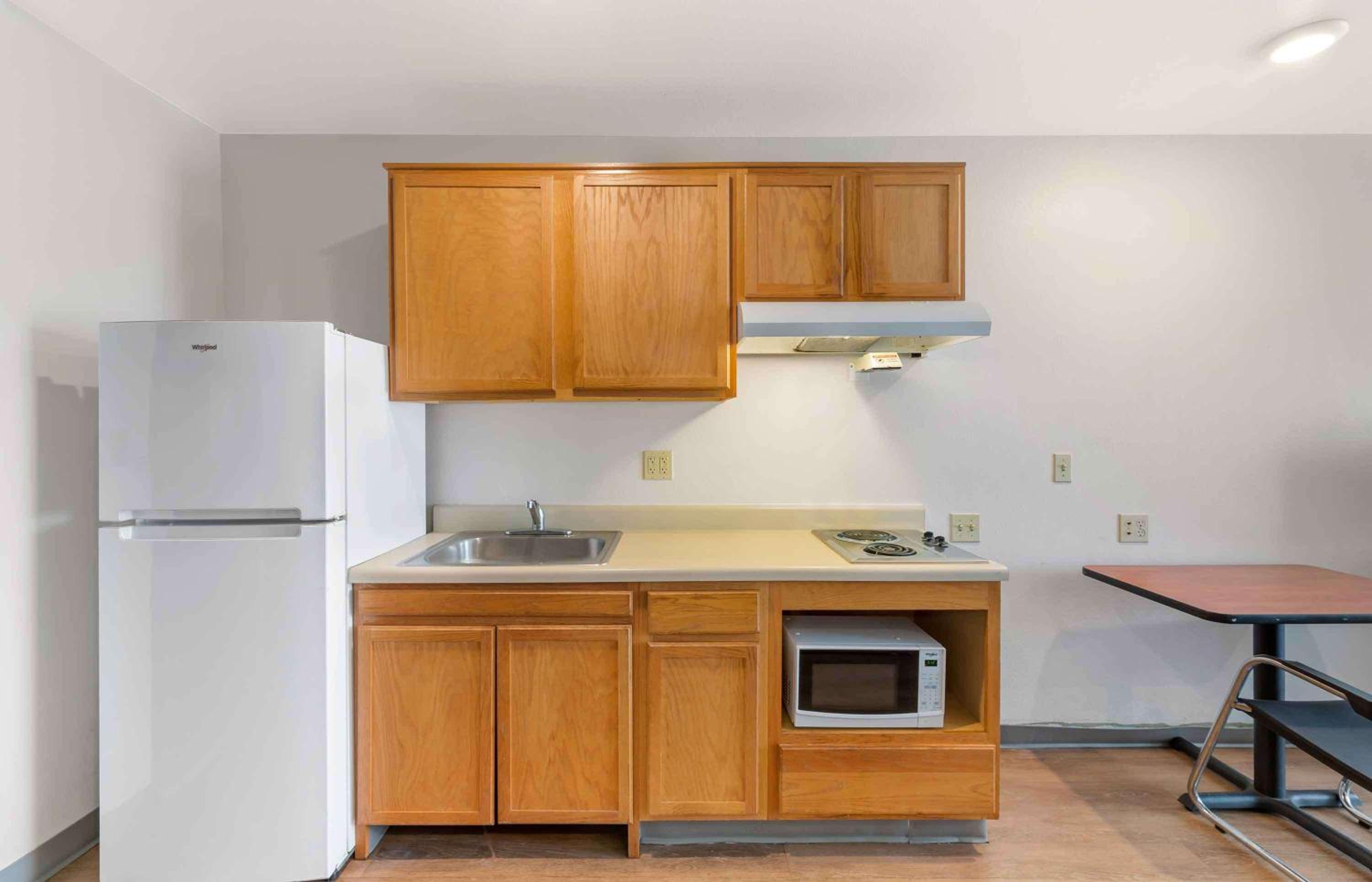 Extended Stay America Select Suites - Cleveland - Avon