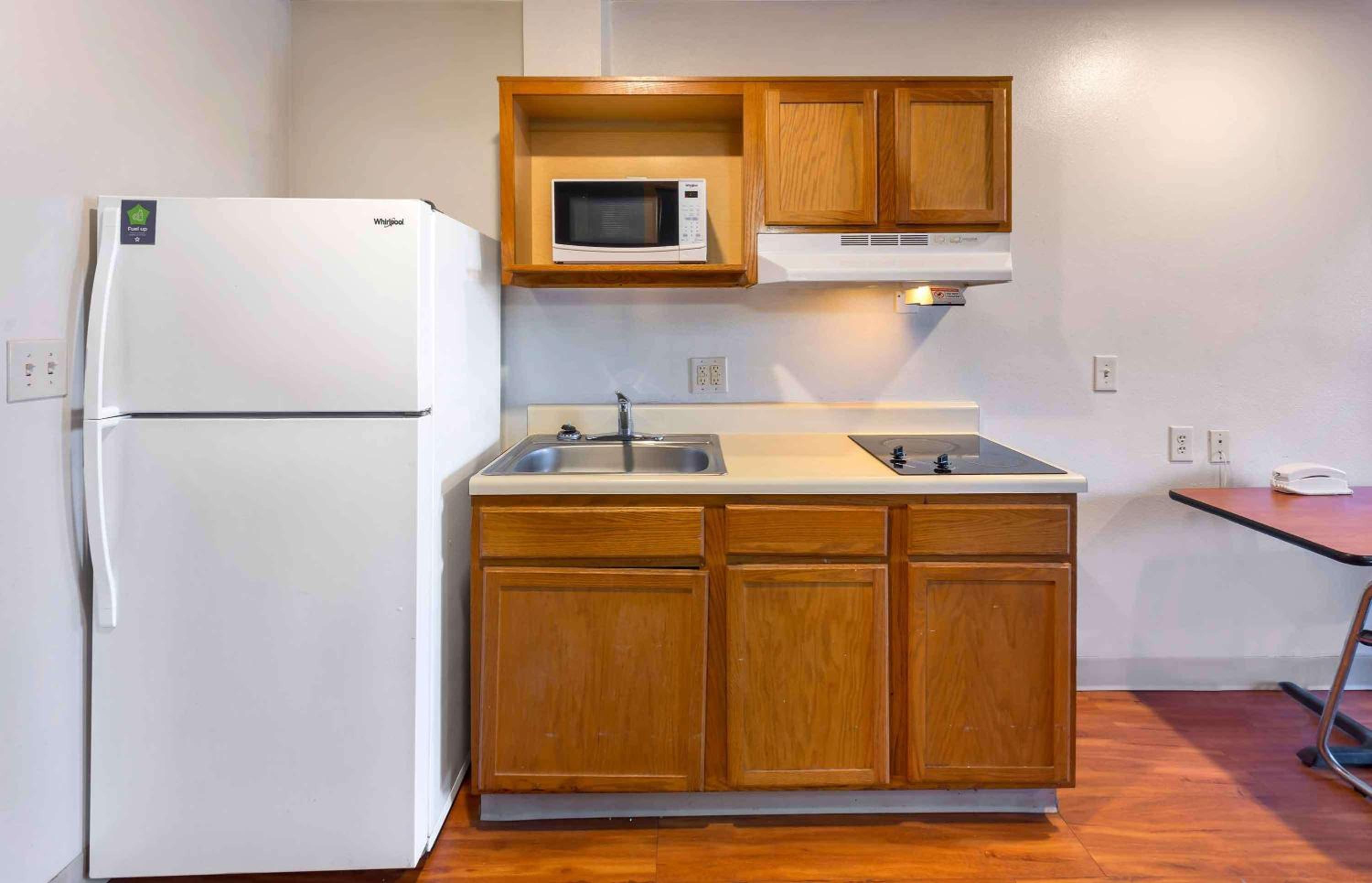 Fayetteville Vacations - Extended Stay America Select Suites - Fayetteville - Fort Bragg - Property Image 12