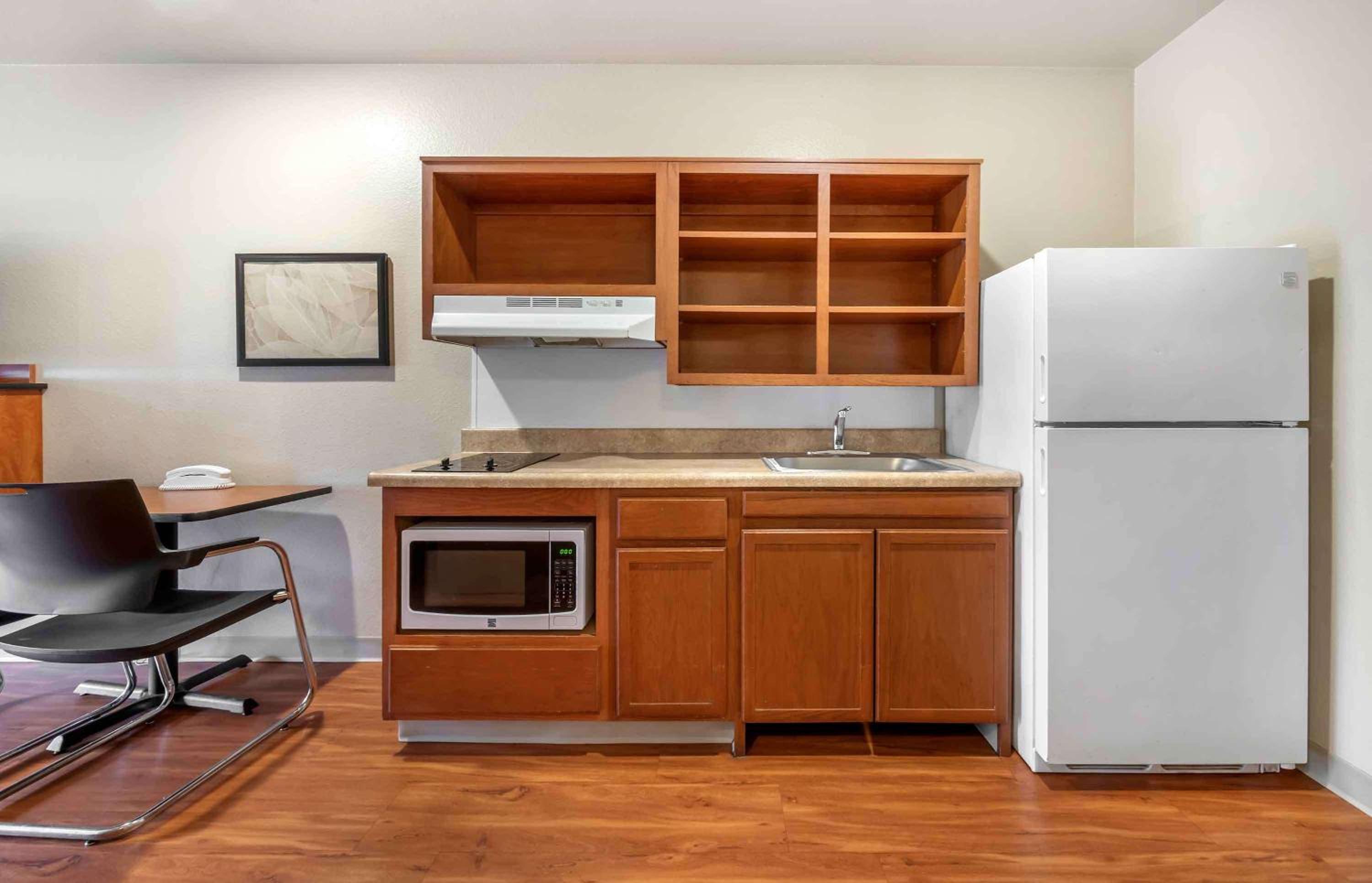 Fayetteville Vacations - Extended Stay America Select Suites - Fayetteville - Fort Bragg - Property Image 5