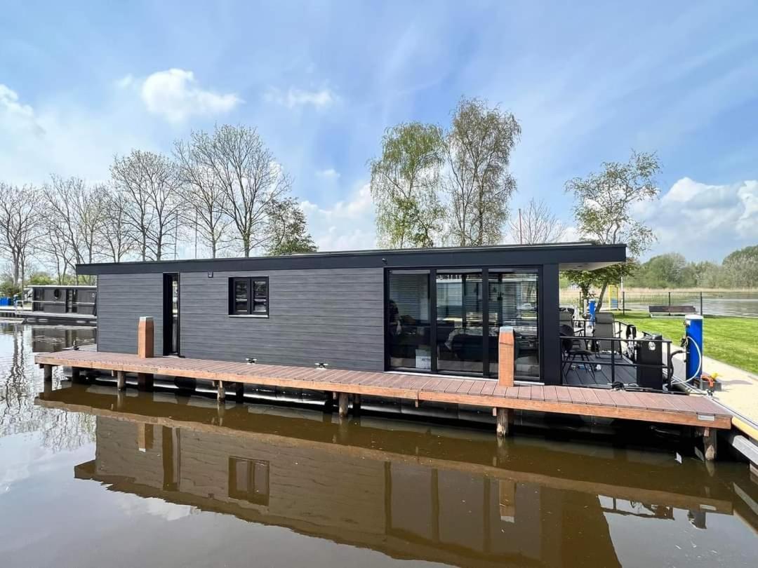 Vakantiewoonboot De Waterparel
