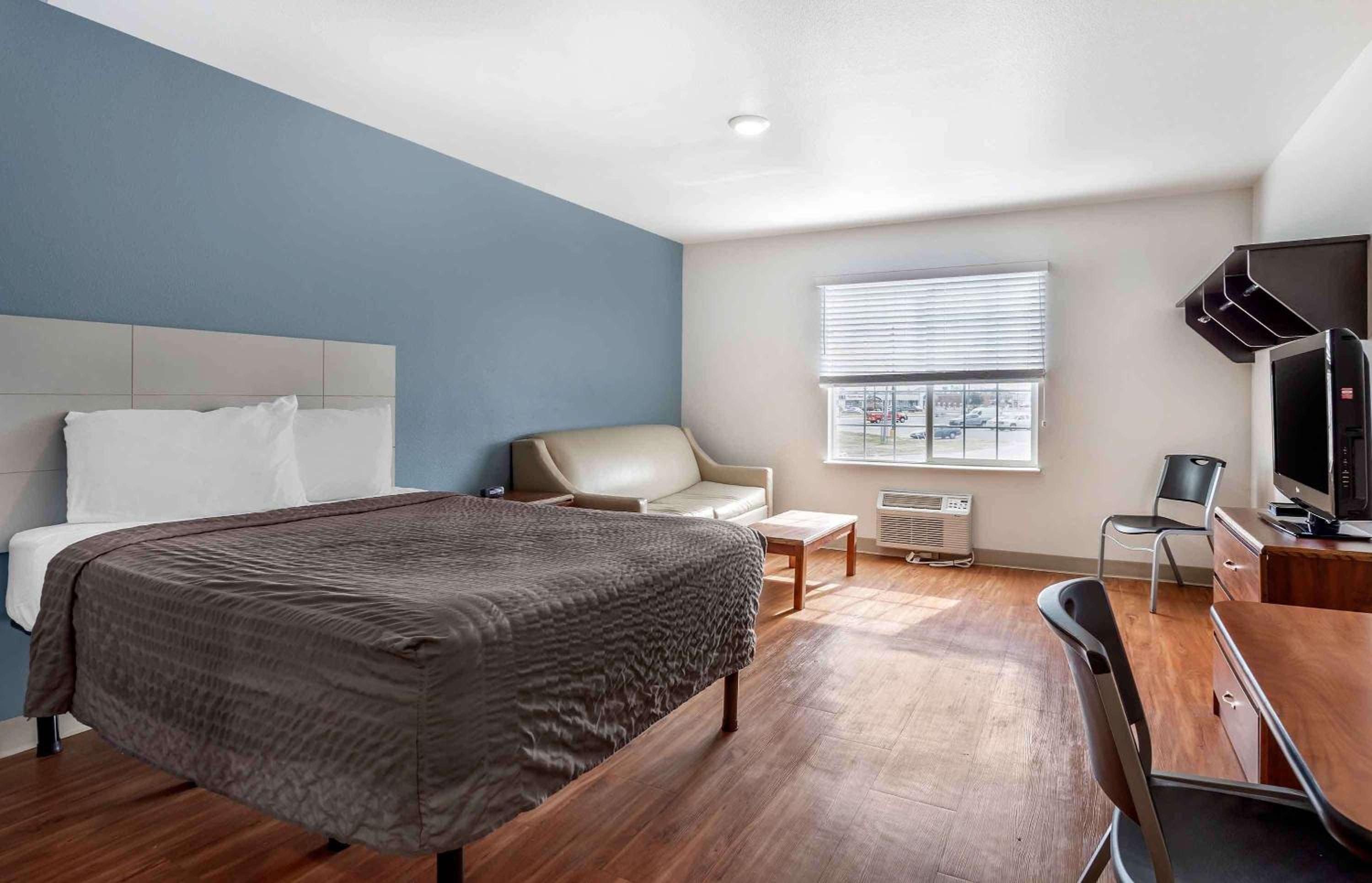 Studio 6 Extended Stay Wichita South KS