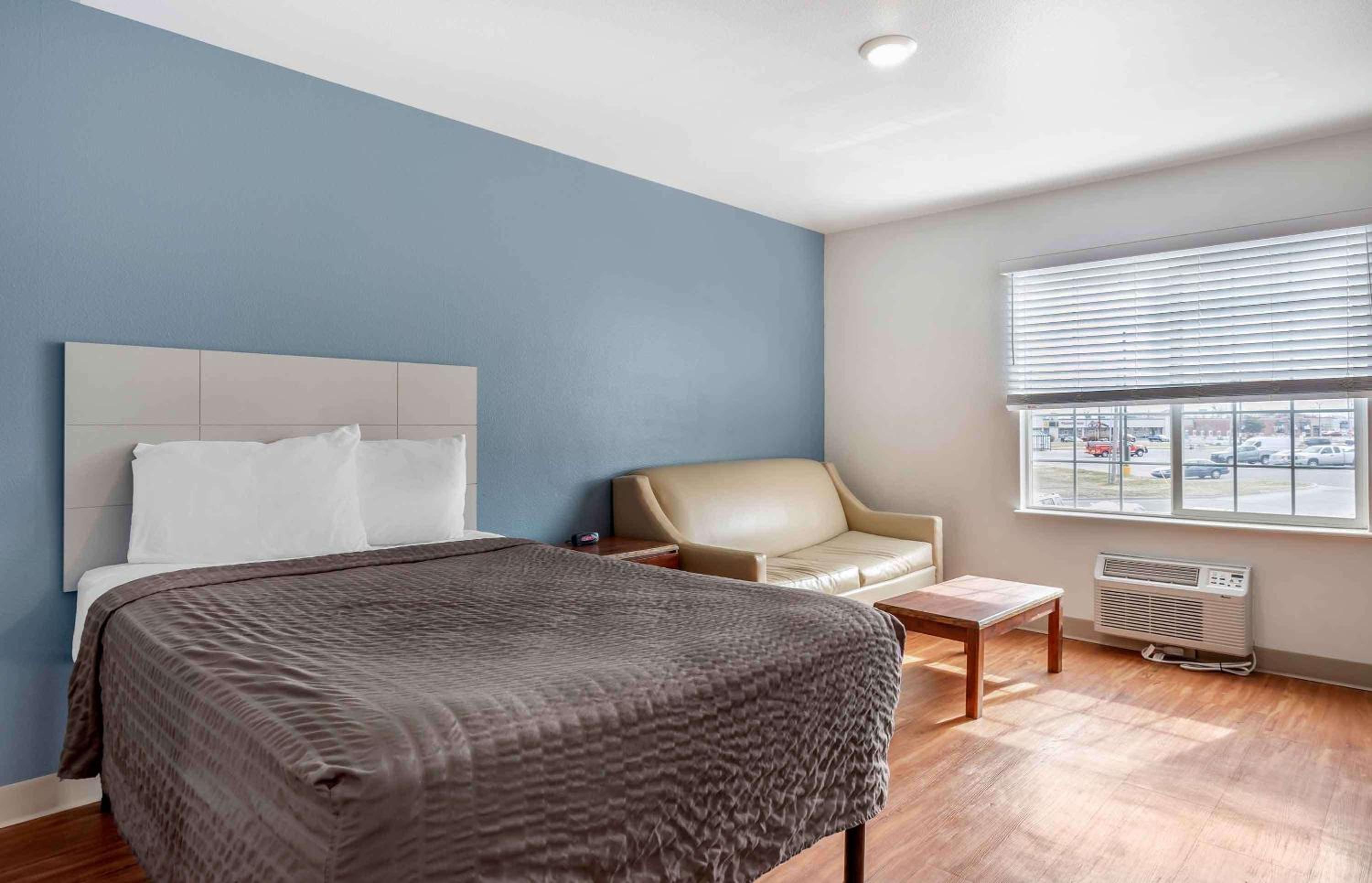 Studio 6 Extended Stay Wichita South KS
