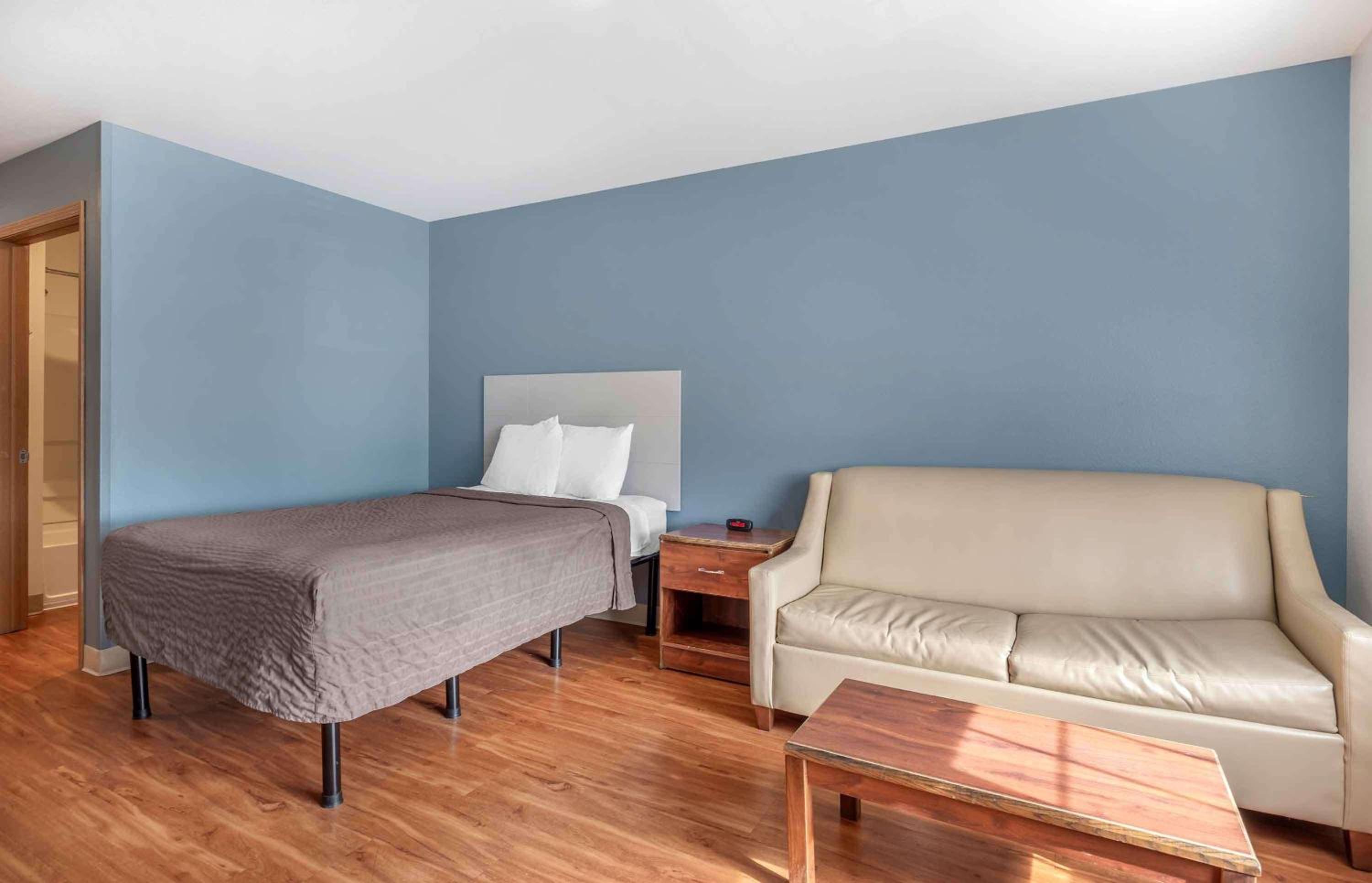 Studio 6 Extended Stay Wichita South KS
