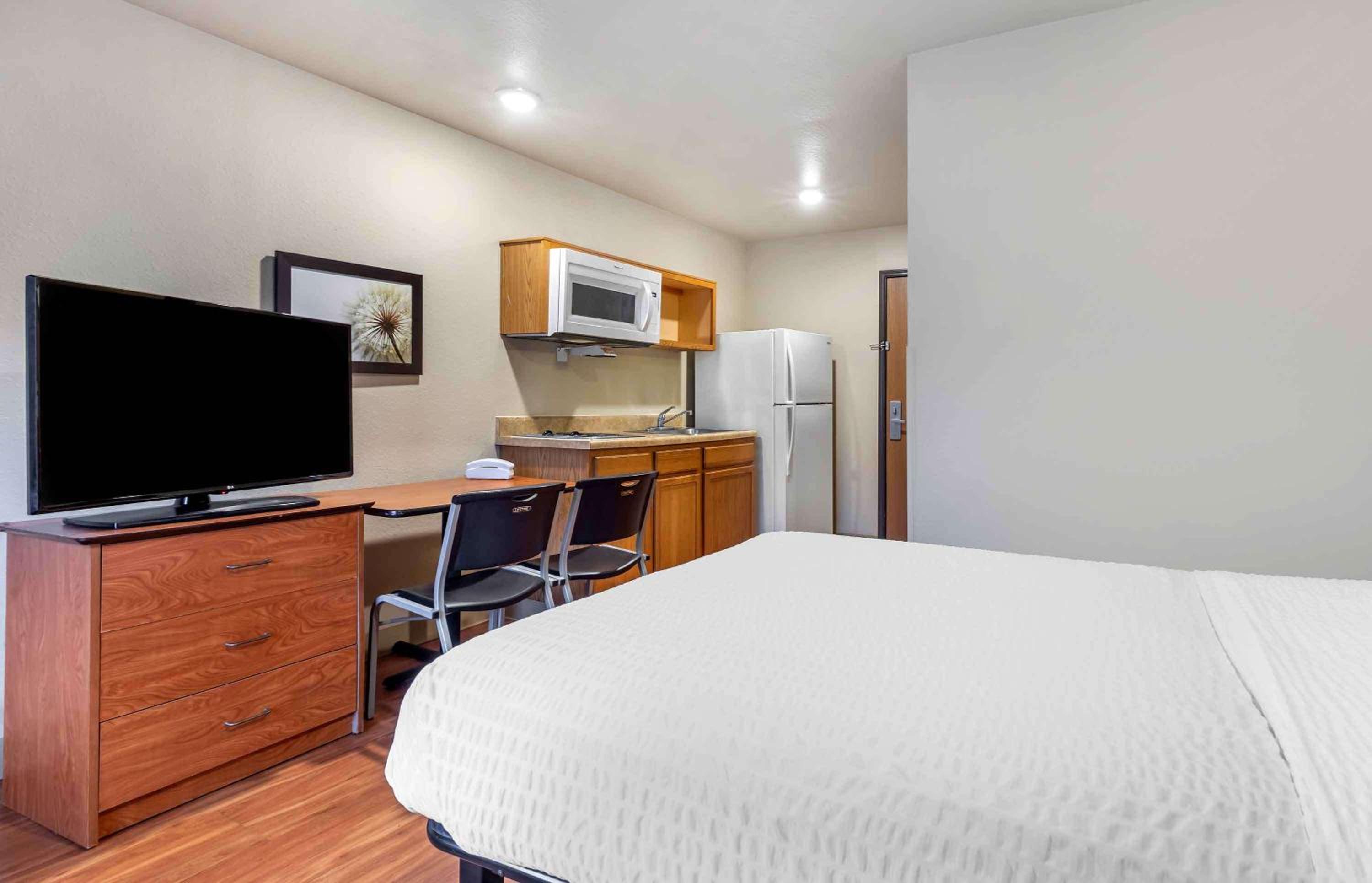 Studio 6 Extended Stay Shreveport Airport LA