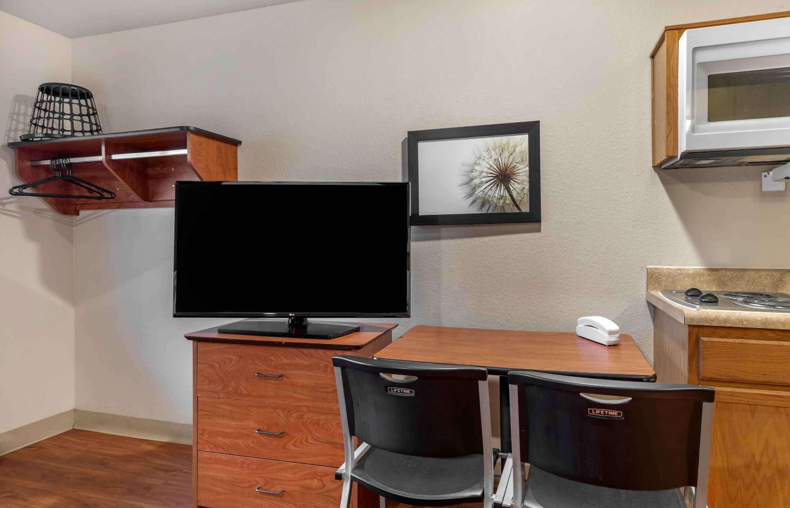 Studio 6 Extended Stay Shreveport Airport LA