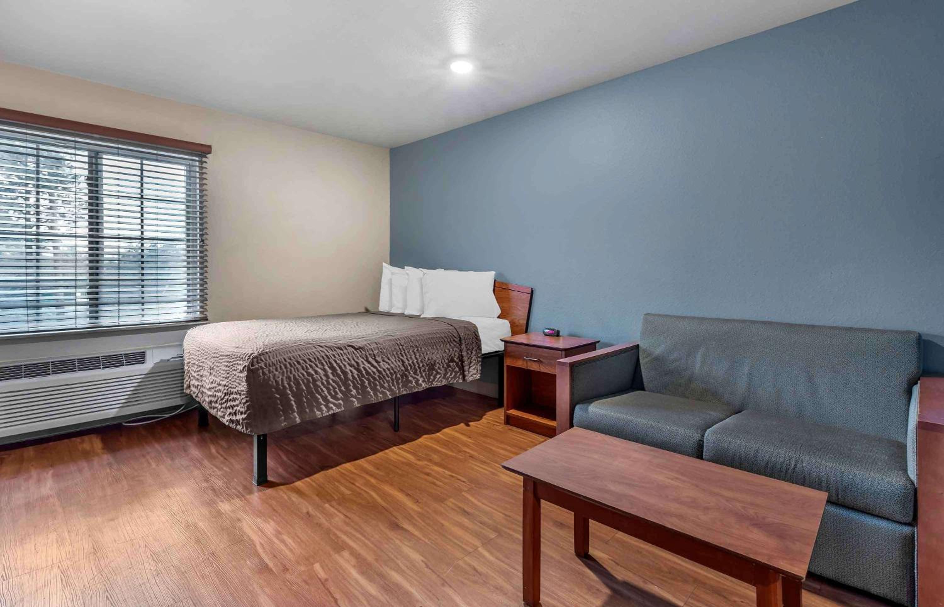Studio 6 Extended Stay Shreveport Airport LA