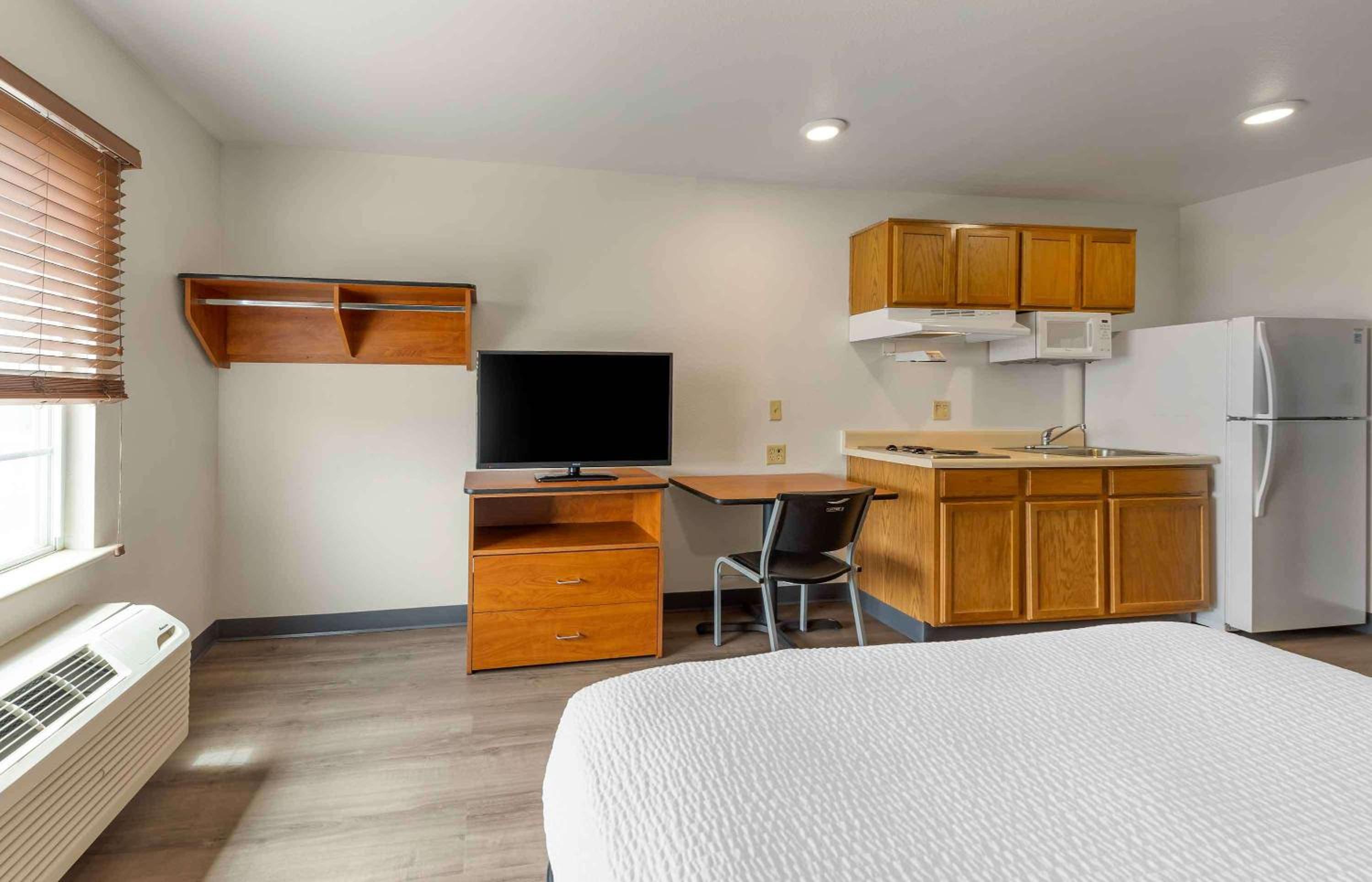 Studio 6 Extended Stay Oklahoma City Norman OK