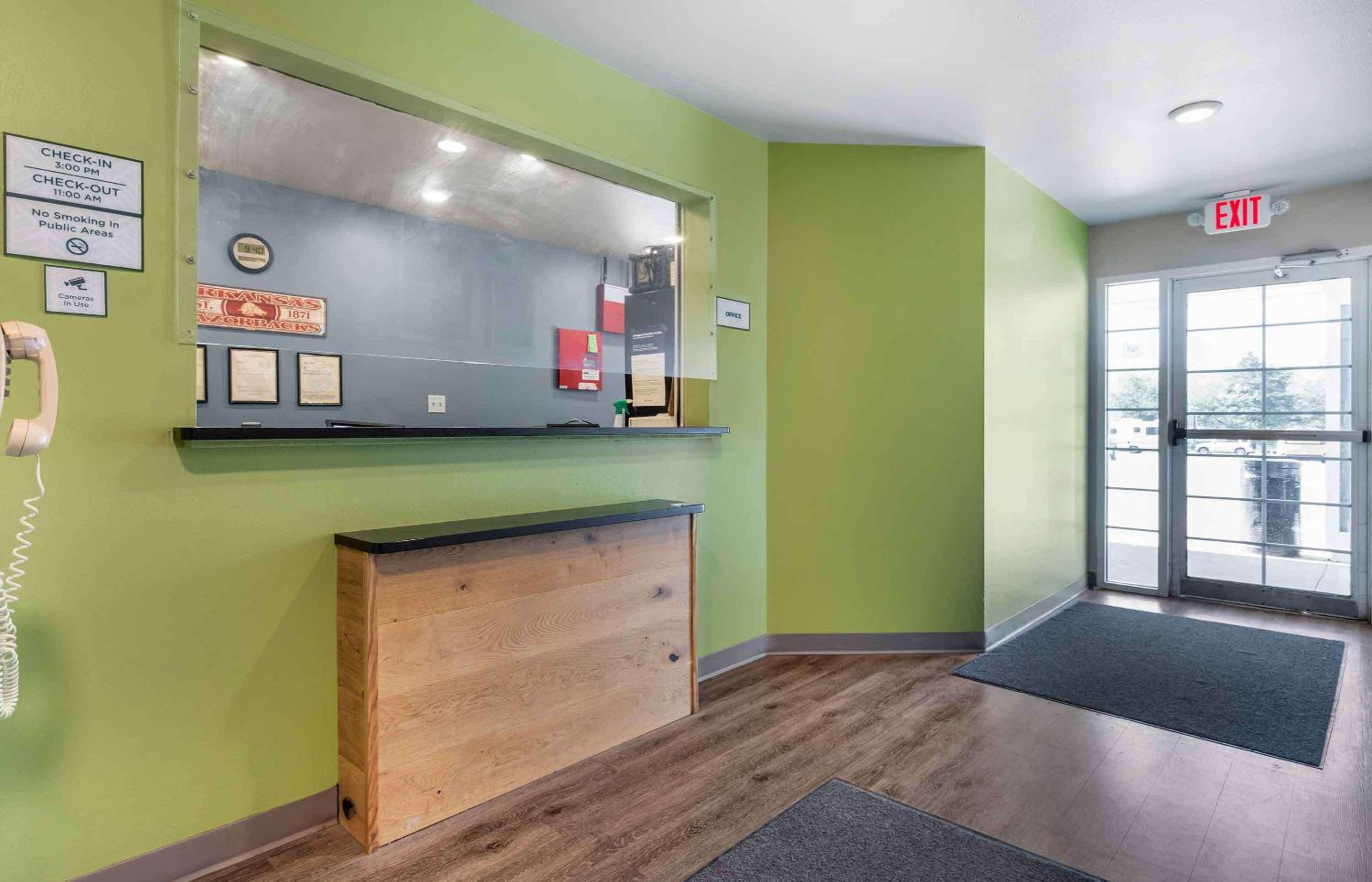 WoodSpring Suites Fayetteville I-49 view 4