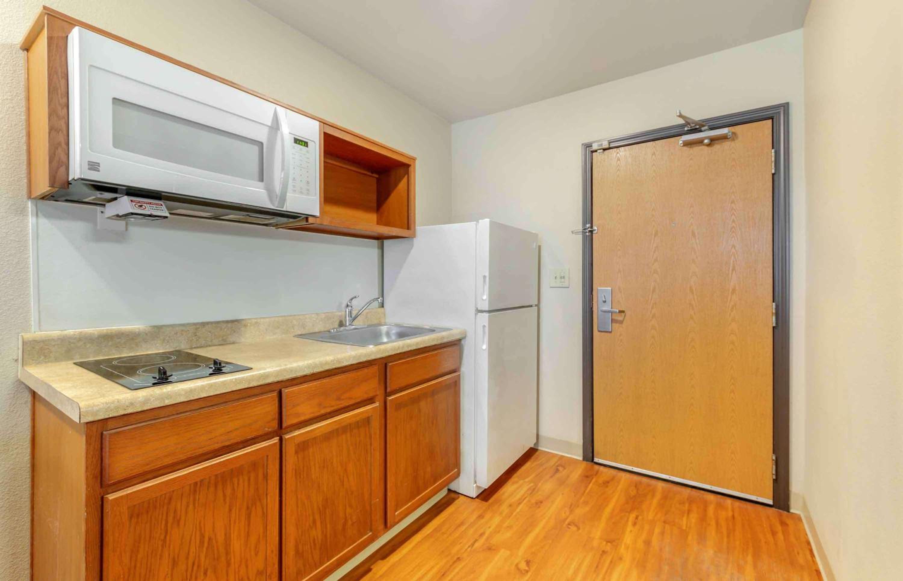 Fort Lauderdale Vacations - Extended Stay America Select Suites - Fort Lauderdale - Airport - West - Property Image 4