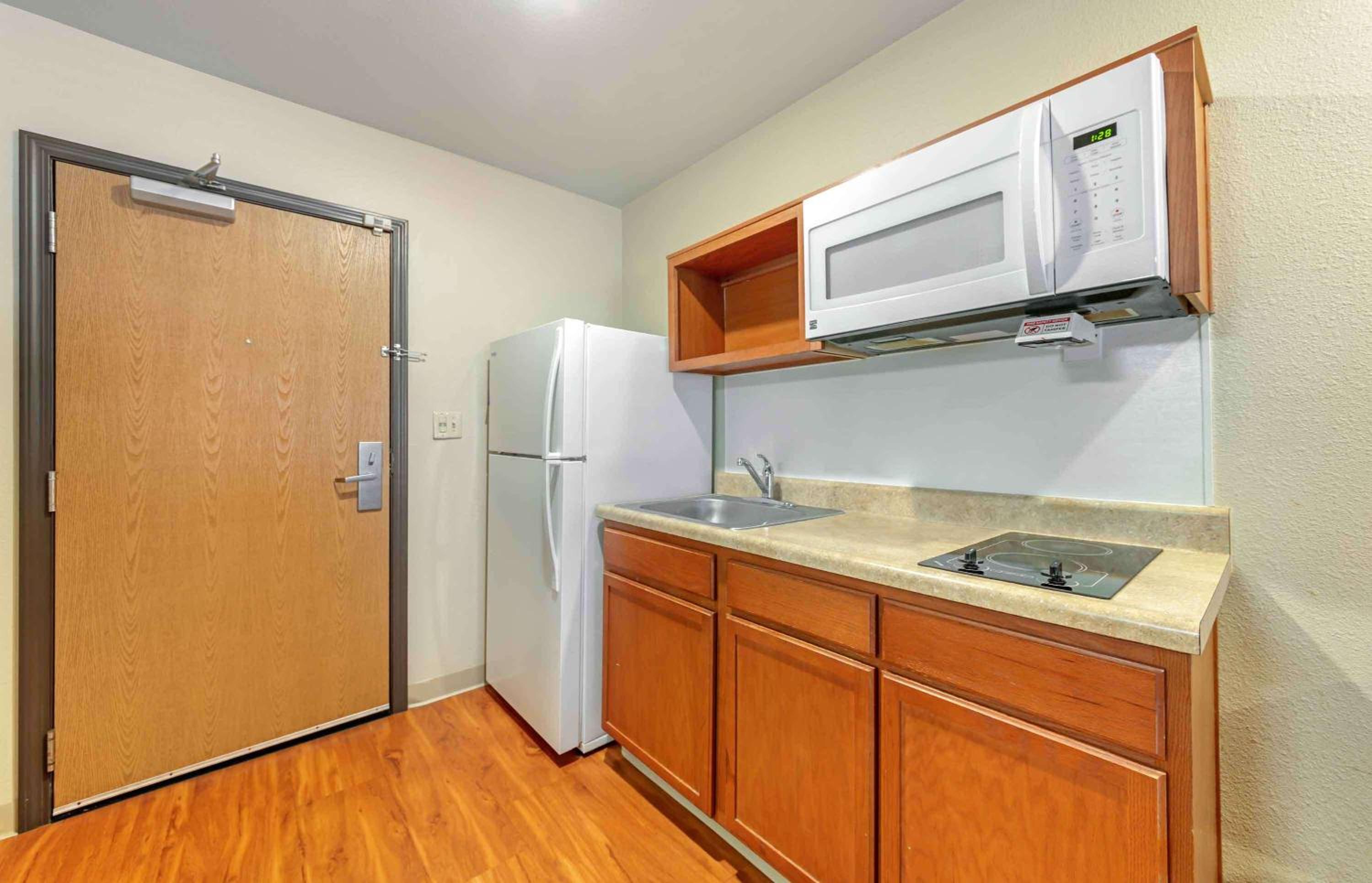 Fort Lauderdale Vacations - Extended Stay America Select Suites - Fort Lauderdale - Airport - West - Property Image 8