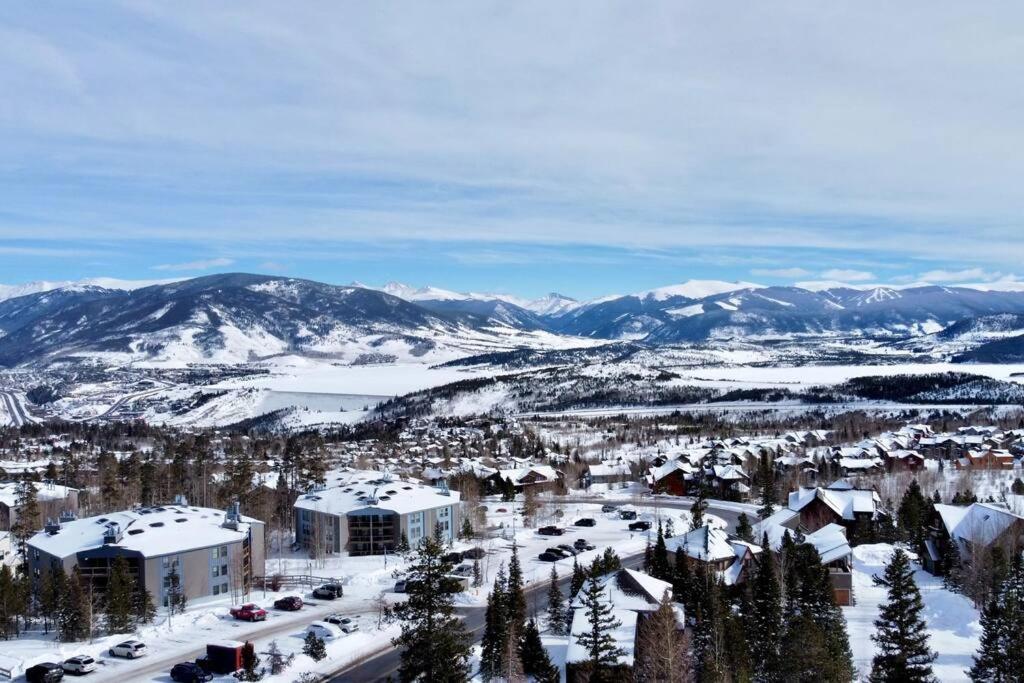 Cozy Ski Condo + Hot Tub + Fireplace + Heated Pool view 5