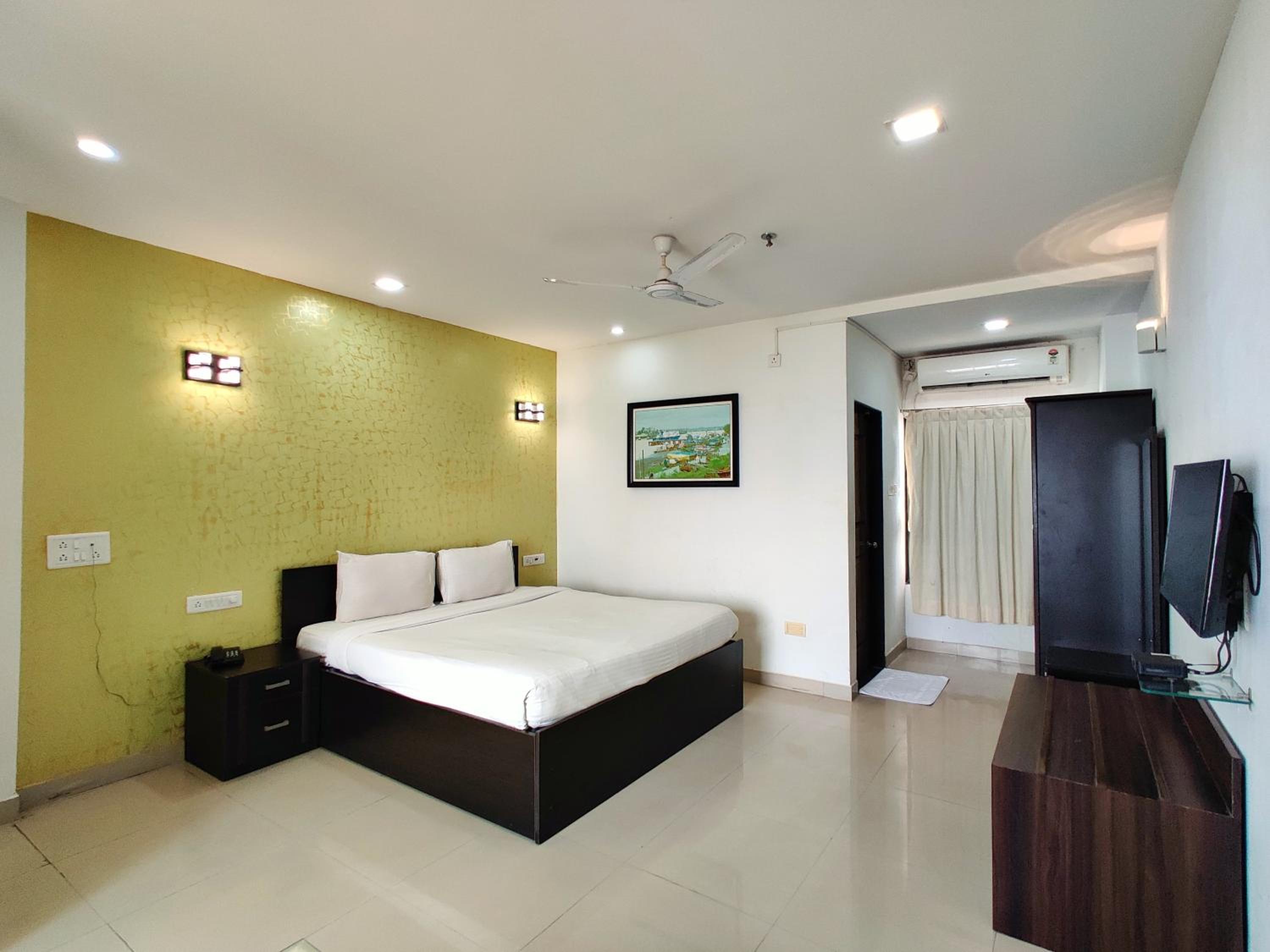 Golden Chariot Hotel Daman view 5